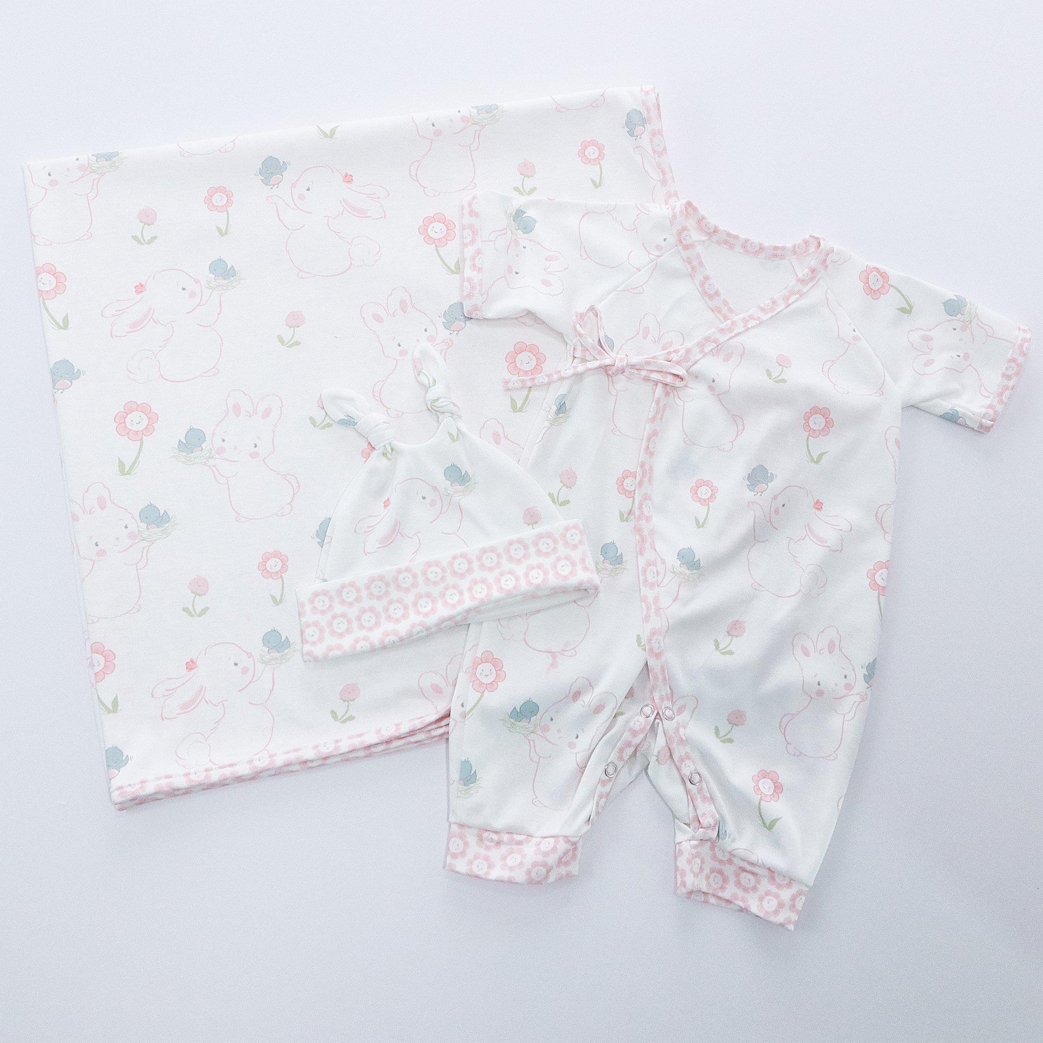 Sweet Blossom & Tweet Deluxe Baby Gift Set - Newborn Baby Shower Present, Cute Infant Clothing & Accessories for Girls & Boys - Perfect for Birthdays, Christenings & Special Occasions