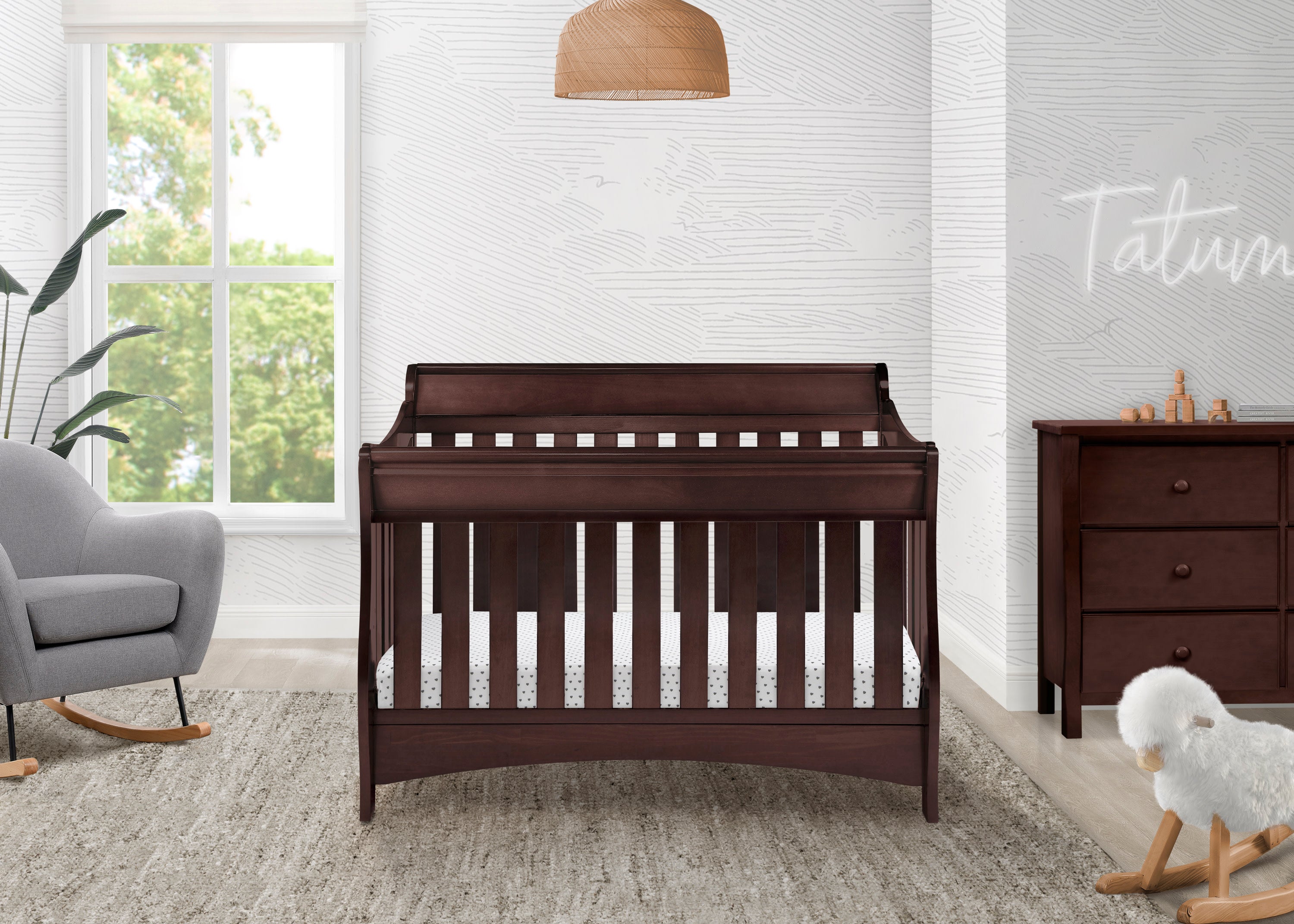Bentley 'S' Series 4-in-1 Convertible Crib - Nursery Bed for Baby to Toddler - Perfect for Bedroom, Daycare & Guest Room