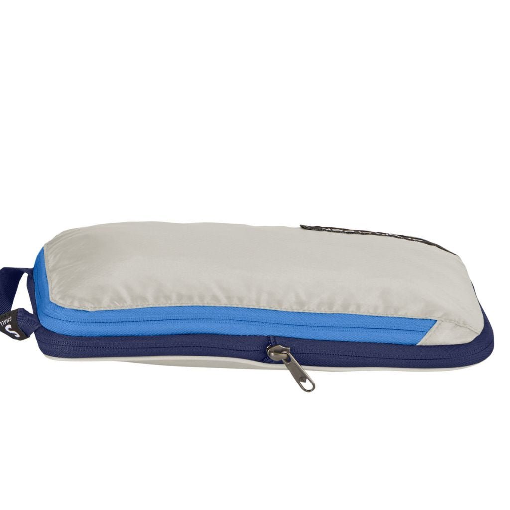 Eagle Creek PACK IT ISOLATE Small Compression Packing Cubes - Lightweight Travel Organizer for Luggage & Suitcases (AZ Blue/Grey) - Perfect for Backpacking, Business Trips & Vacation Packing