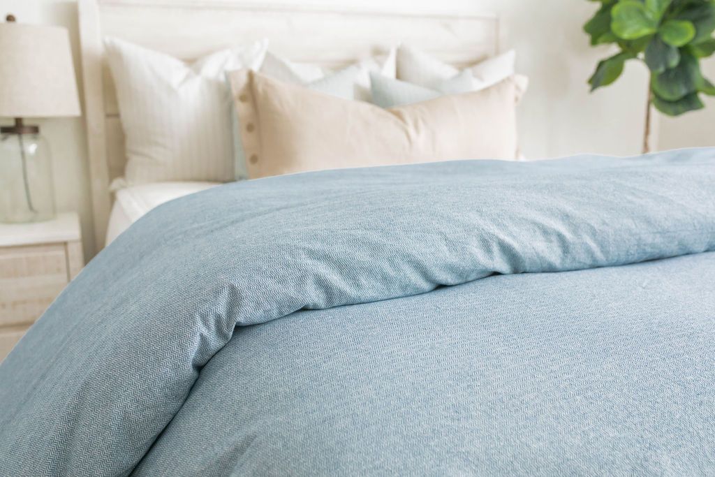 Premium Quinn Duvet Cover Set - Soft & Breathable Bedding for All Seasons - Perfect for Master Bedroom, Guest Room & Dorm Decor