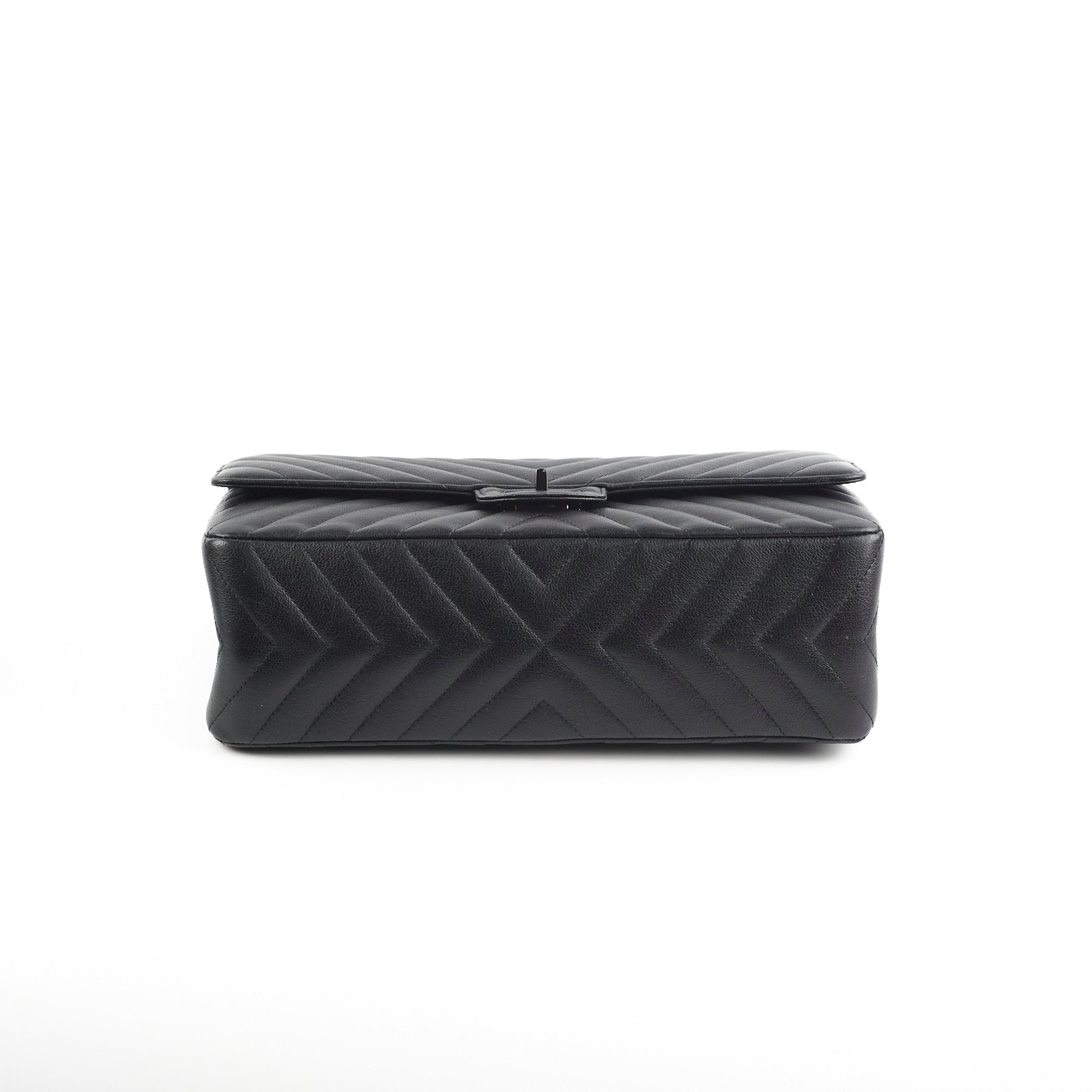 Chanel Reissue 226 So Black Leather Handbag - Luxury Designer Shoulder Bag for Women | Perfect for Evening Events, Parties & Special Occasions