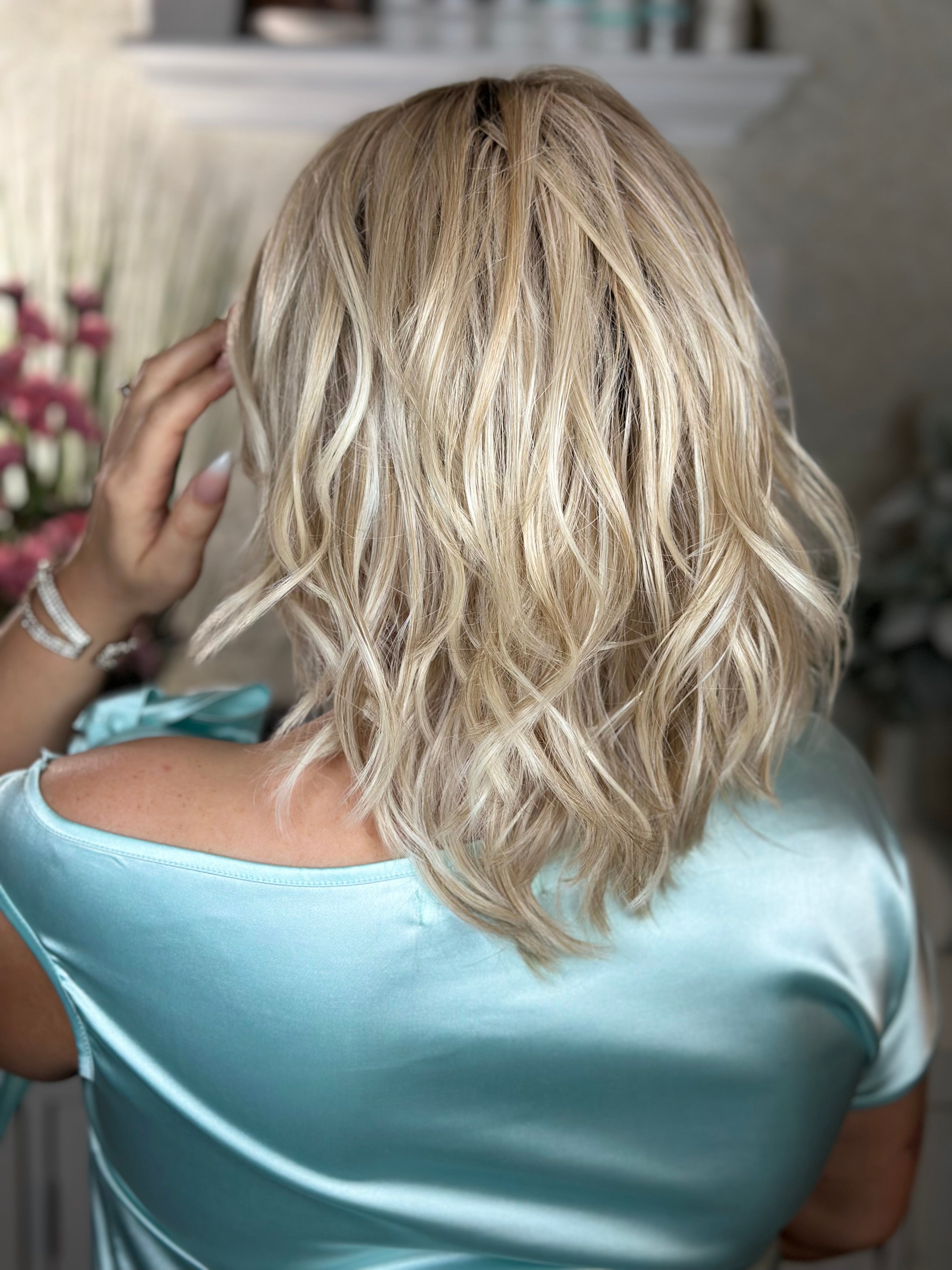 Paparazzi Blonde Hair Extensions - Clip-in Human Hair Extensions for Volume & Length - Perfect for Parties, Weddings & Special Events