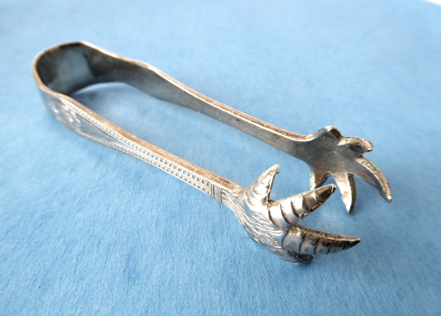 Vintage 1920s Silver Plated Sugar Tongs with Feather Claw End - English Style Antique Tea Accessories for Afternoon Tea, Coffee Service & Dessert Serving