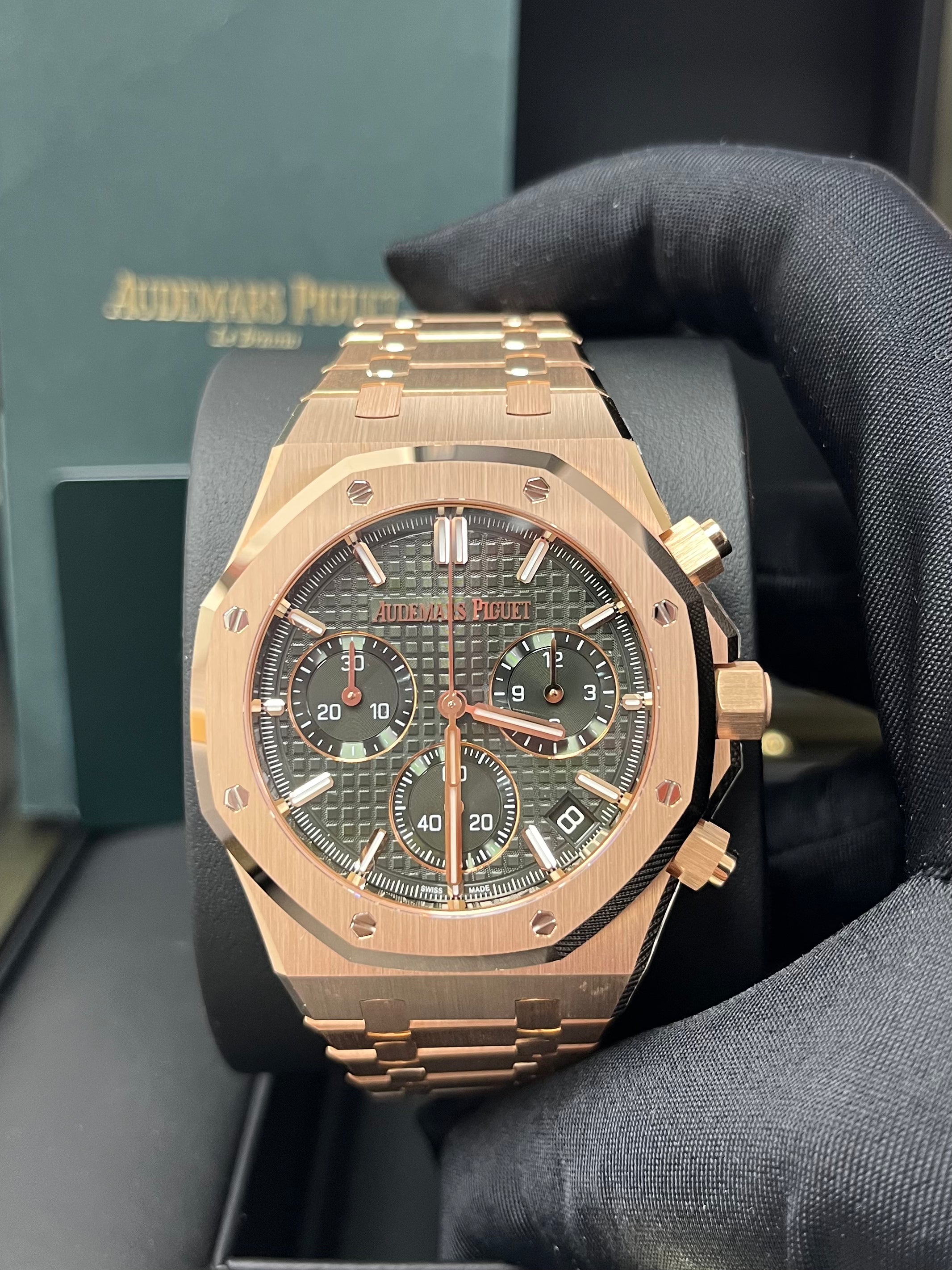 Audemars Piguet Royal Oak Chronograph 41mm Rose Gold Watch with Green Dial - Ref 26240OR.OO.1320OR.08 - Luxury Men's Chronograph for Business, Events & Special Occasions