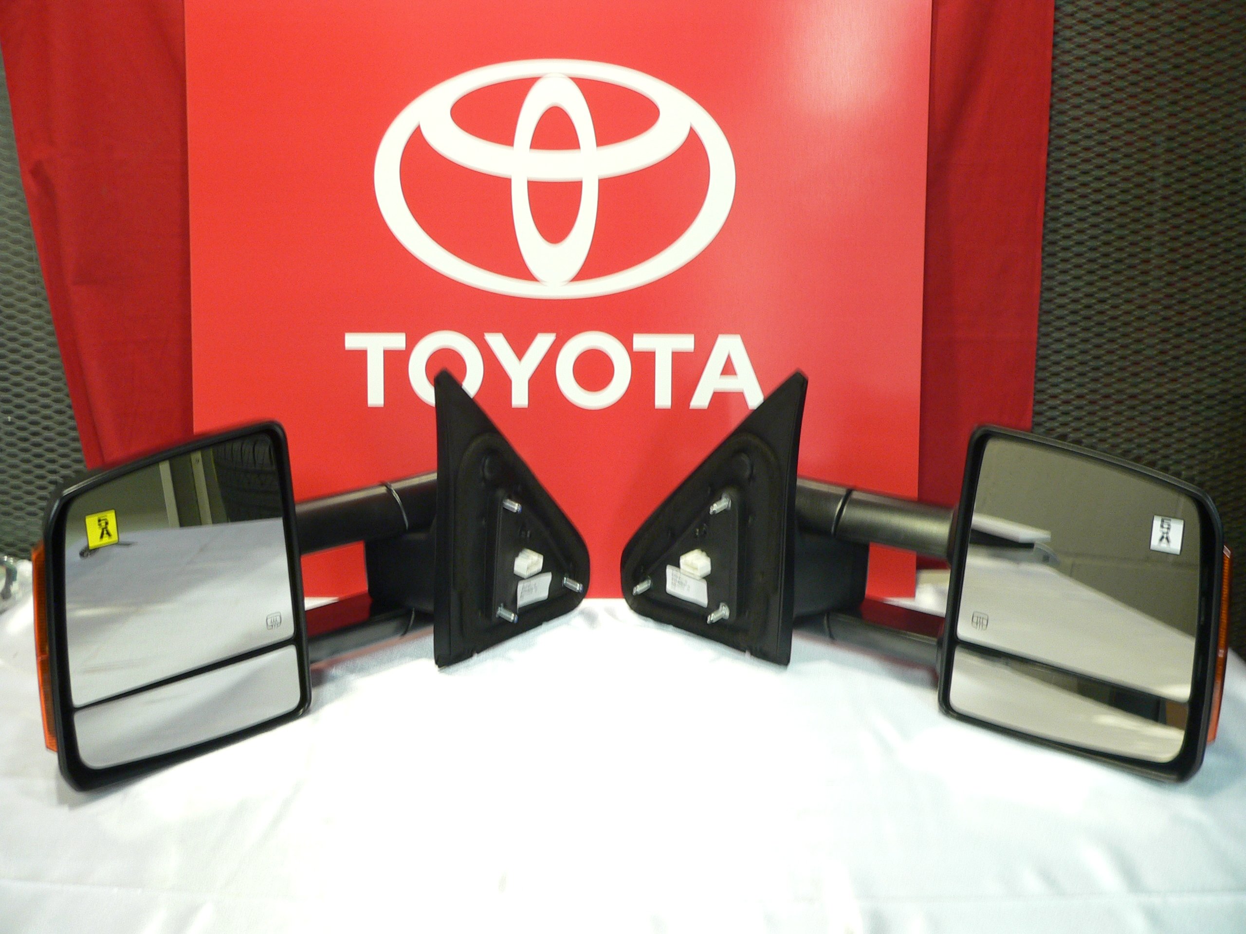 Toyota Tundra Power Towing Mirrors - Heated, Auto-Dimming, Turn Signal (Pair) - Perfect for Heavy-Duty Towing & Off-Road Adventures