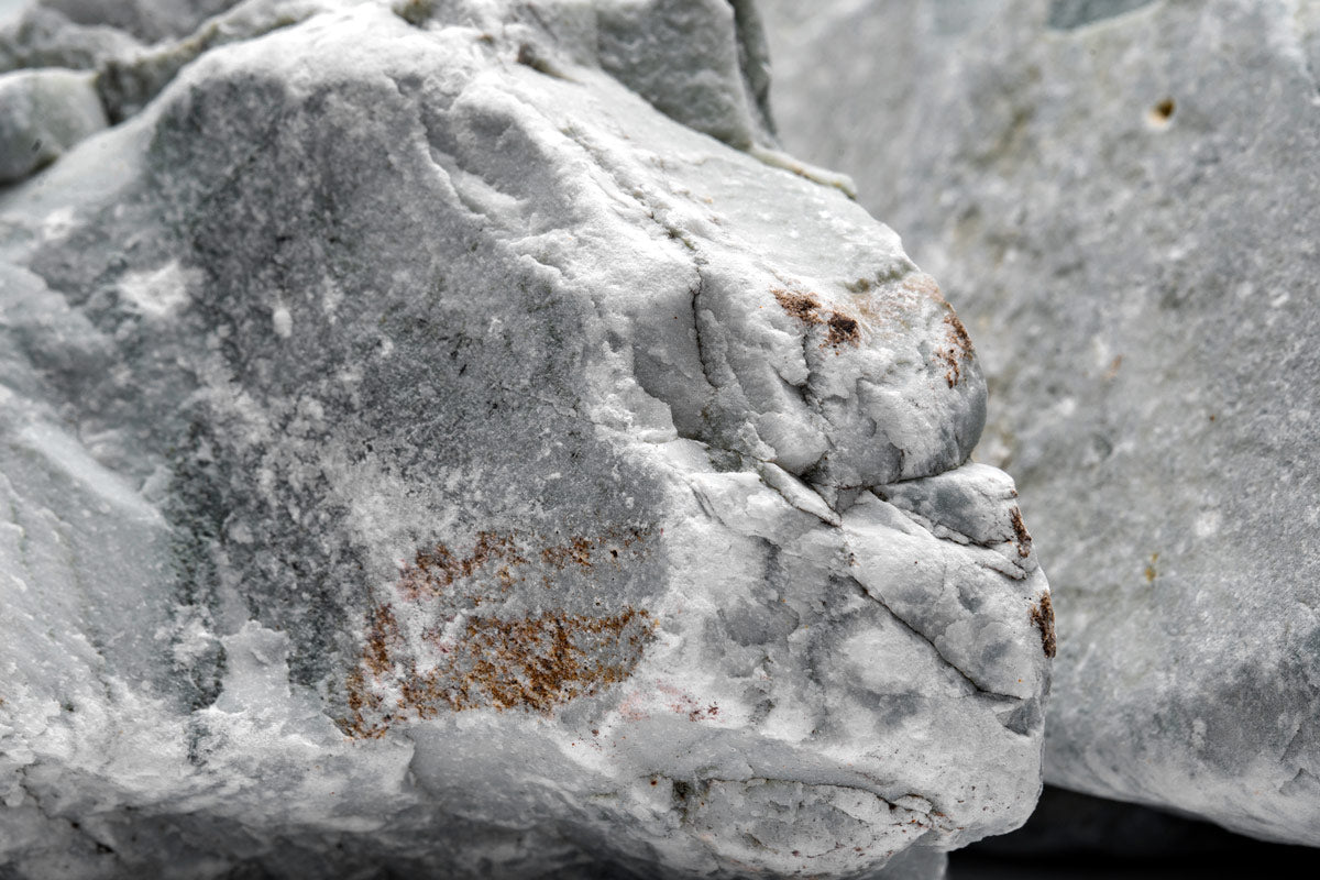 Premium Caledonia Stone - Natural Decorative Rock for Landscaping, Garden Decor & Aquarium Use | Durable & Weather-Resistant Outdoor & Indoor Design Element