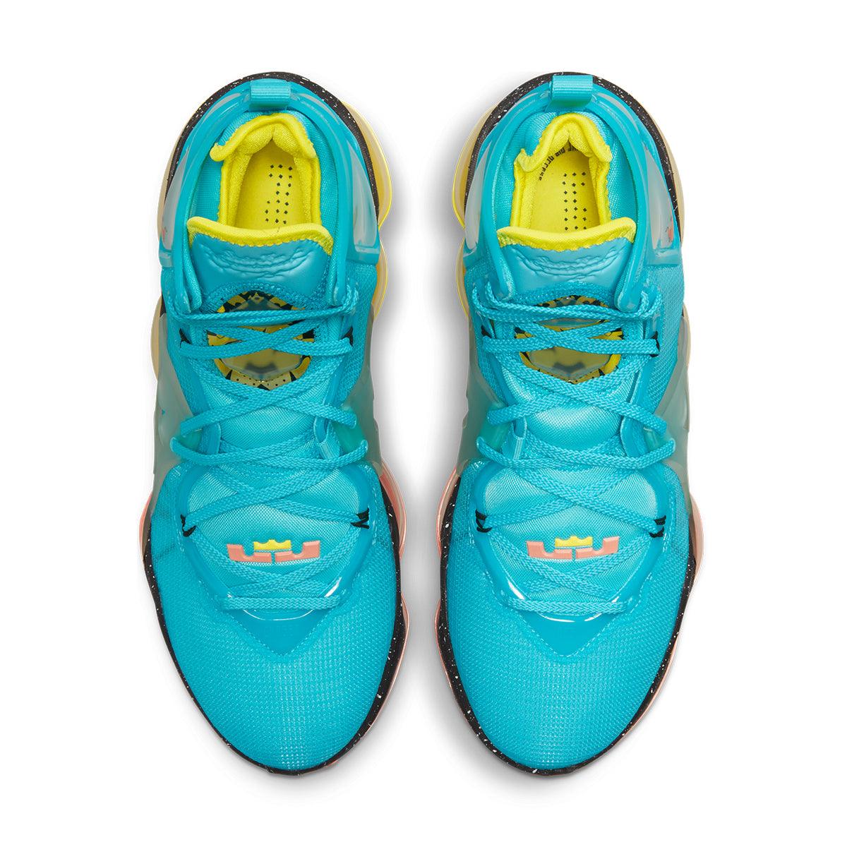 LeBron 19 'Christmas' Basketball Shoes - Limited Edition Holiday Sneakers for Men - High-Performance NBA Court & Streetwear Fashion (Perfect for Gifts, Games & Festive Outfits)