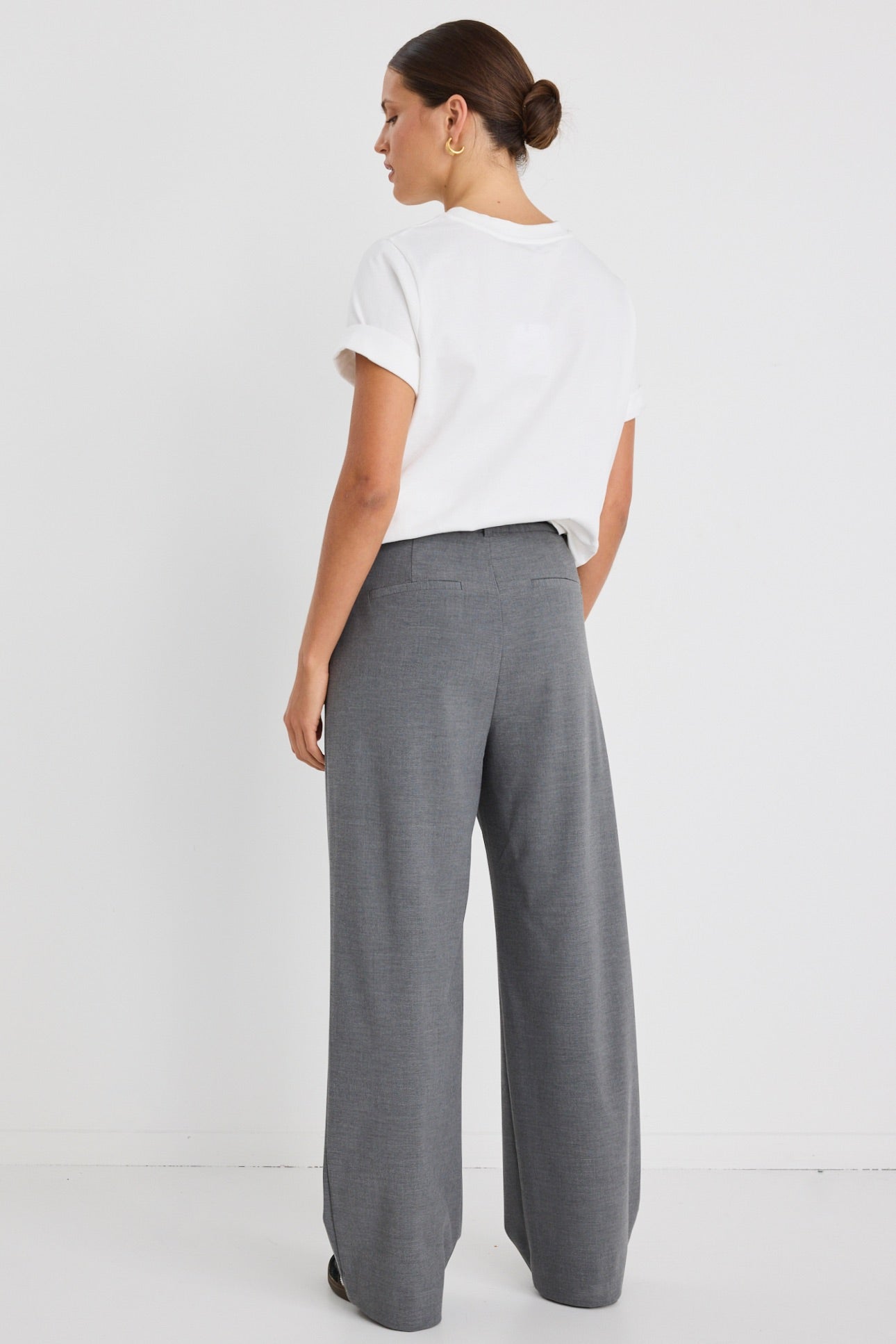 Elegant High-Waisted Charcoal Wide Leg Pants for Women - Comfortable & Stylish Office Wear or Casual Outfits