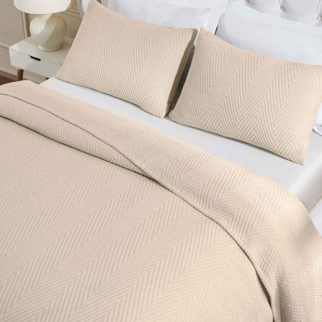 Premium Aswan Cotton Medium Weight Textured Modern Chevron Woven Coverlet - Soft & Breathable Bedspread for All-Season Comfort | Perfect for Master Bedroom, Guest Room & Cozy Home Decor