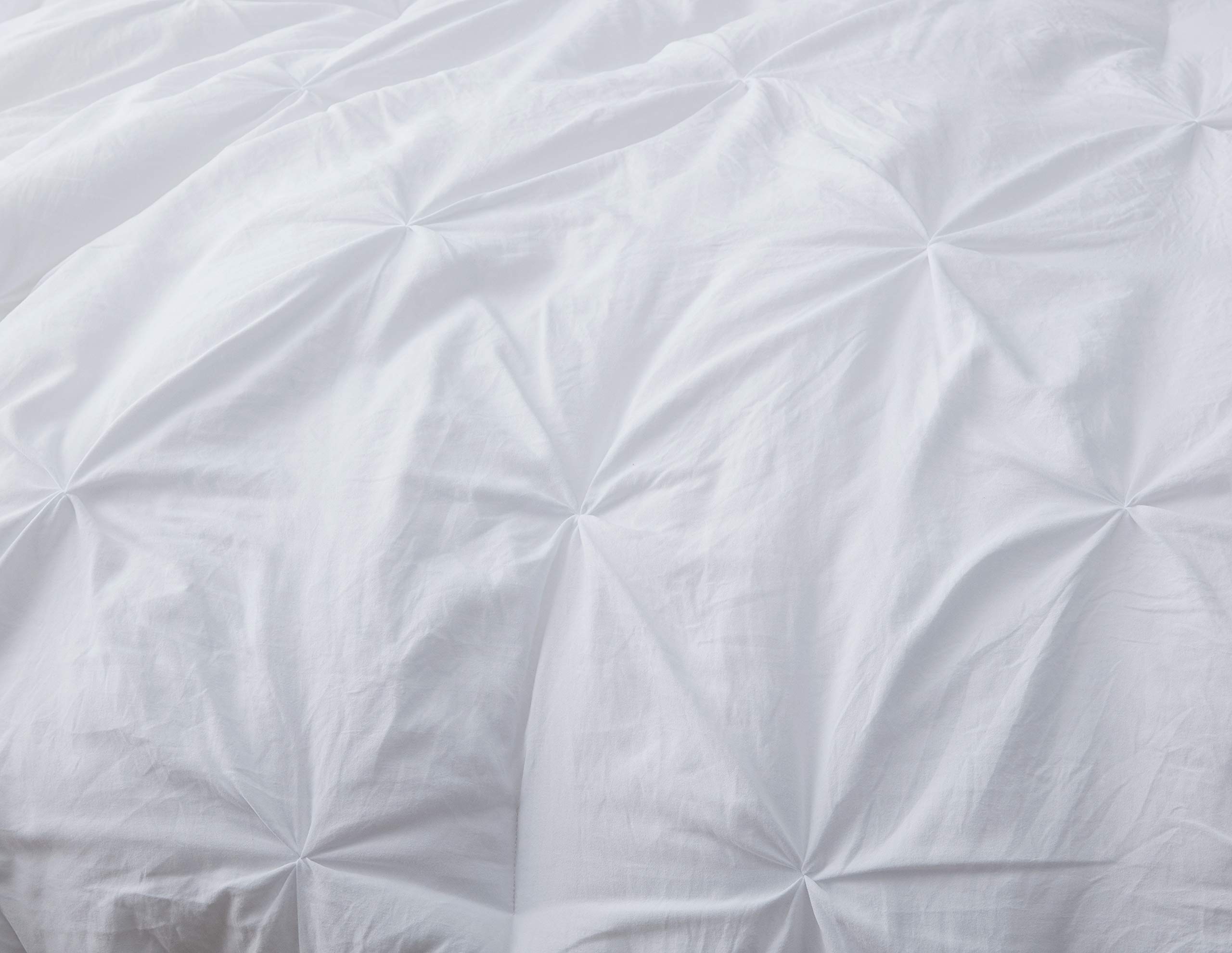 Premium Soft Cotton Comforter Set - All Season Goose Down Alternative Pinch Pleat Duvet Insert | 500 GSM Fill Power | Oversized Queen (90x90 inches) | 3-Piece Bedding Set in White | Perfect for Master Bedrooms, Guest Rooms & Cozy Home Decor