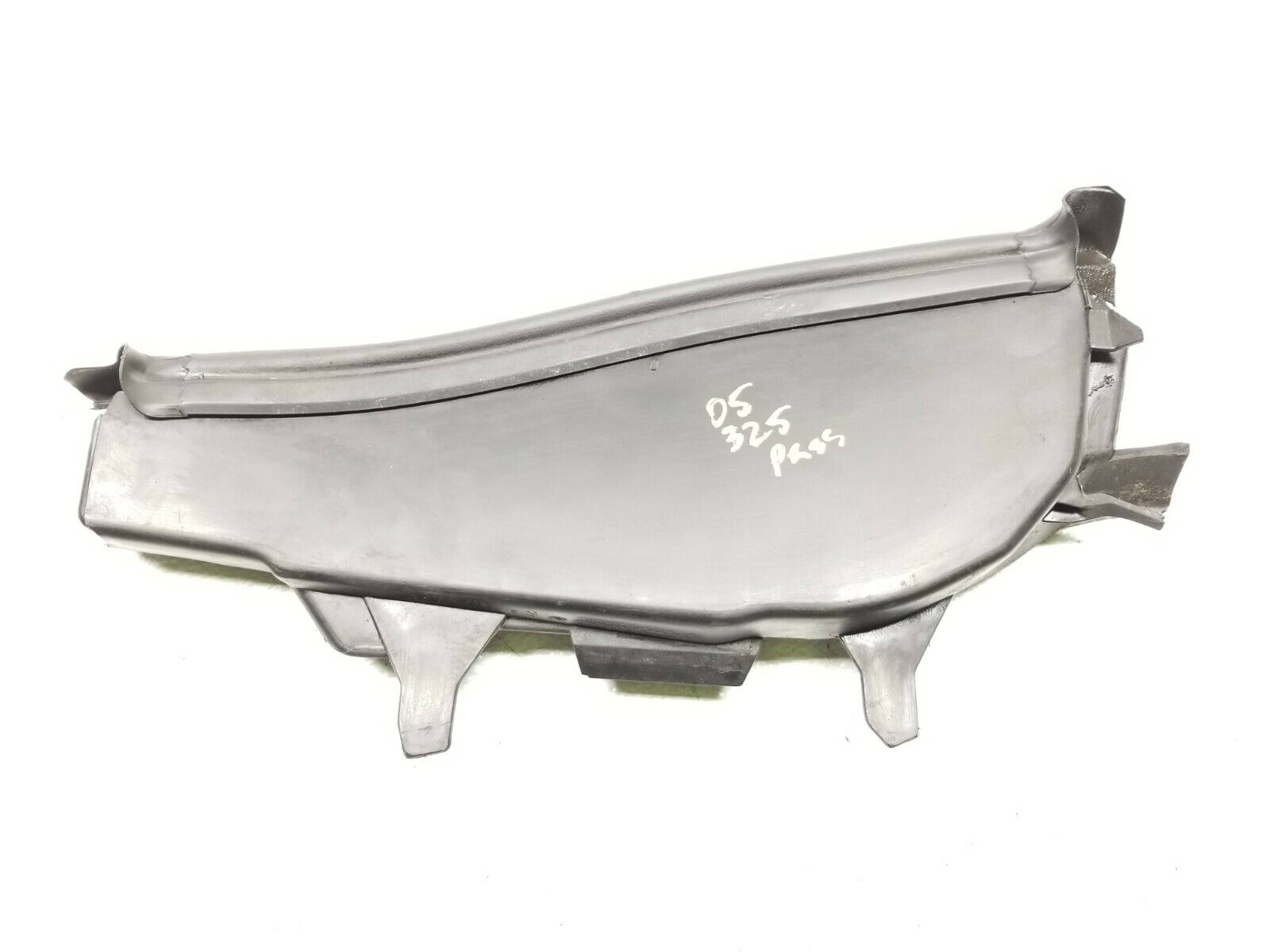 BMW E46 Outer Windshield Cowl Cover Passenger Side Replacement Part - OEM Fit for 2001-2005 3 Series - Perfect for Rain Protection & Wind Noise Reduction