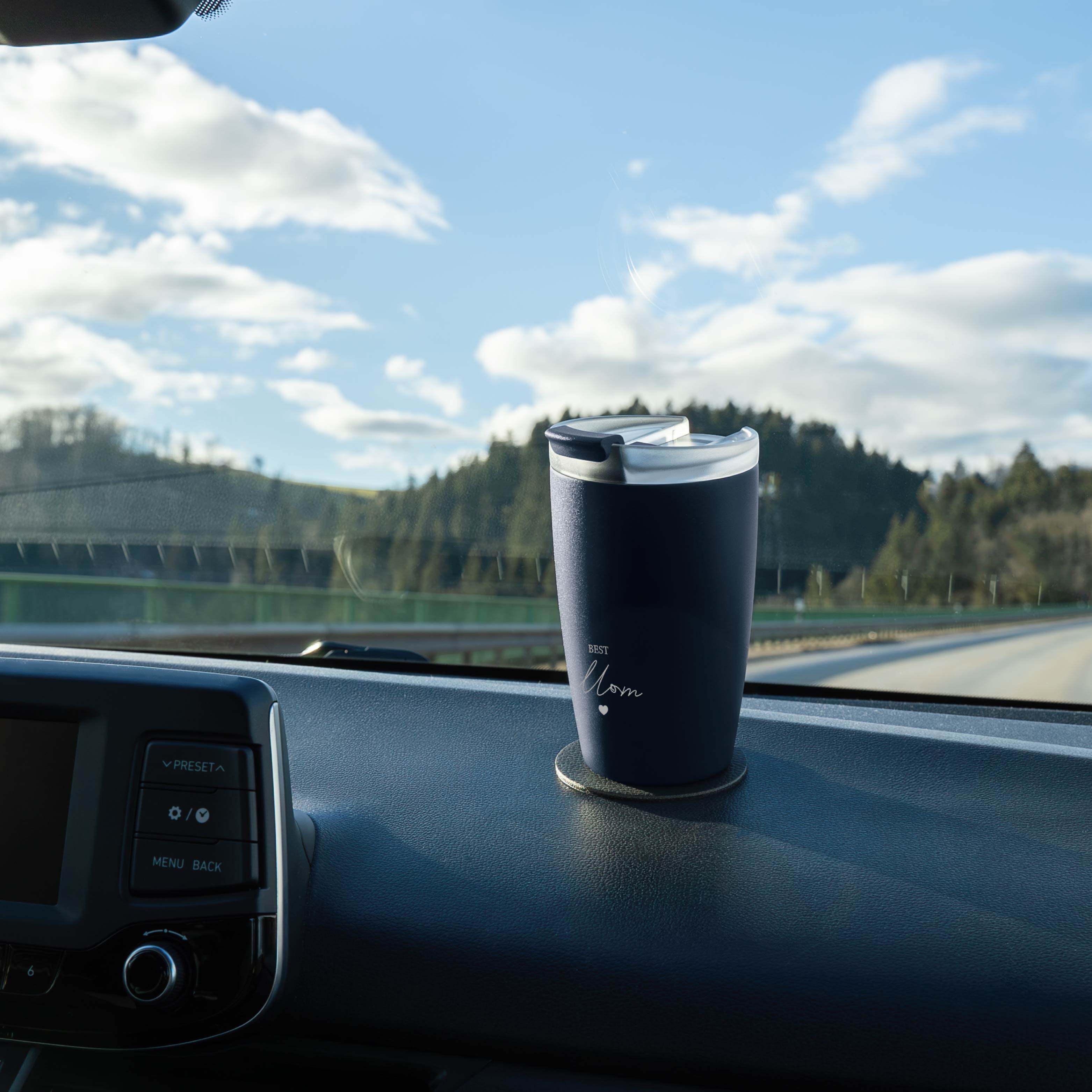 Insulated Stainless Steel Travel Mug with Lid - 20oz Magnetic Thermo Cup for Coffee & Tea, Keeps Drinks Hot/Cold for Hours - Perfect for Commuting, Office, Gym & Outdoor Activities