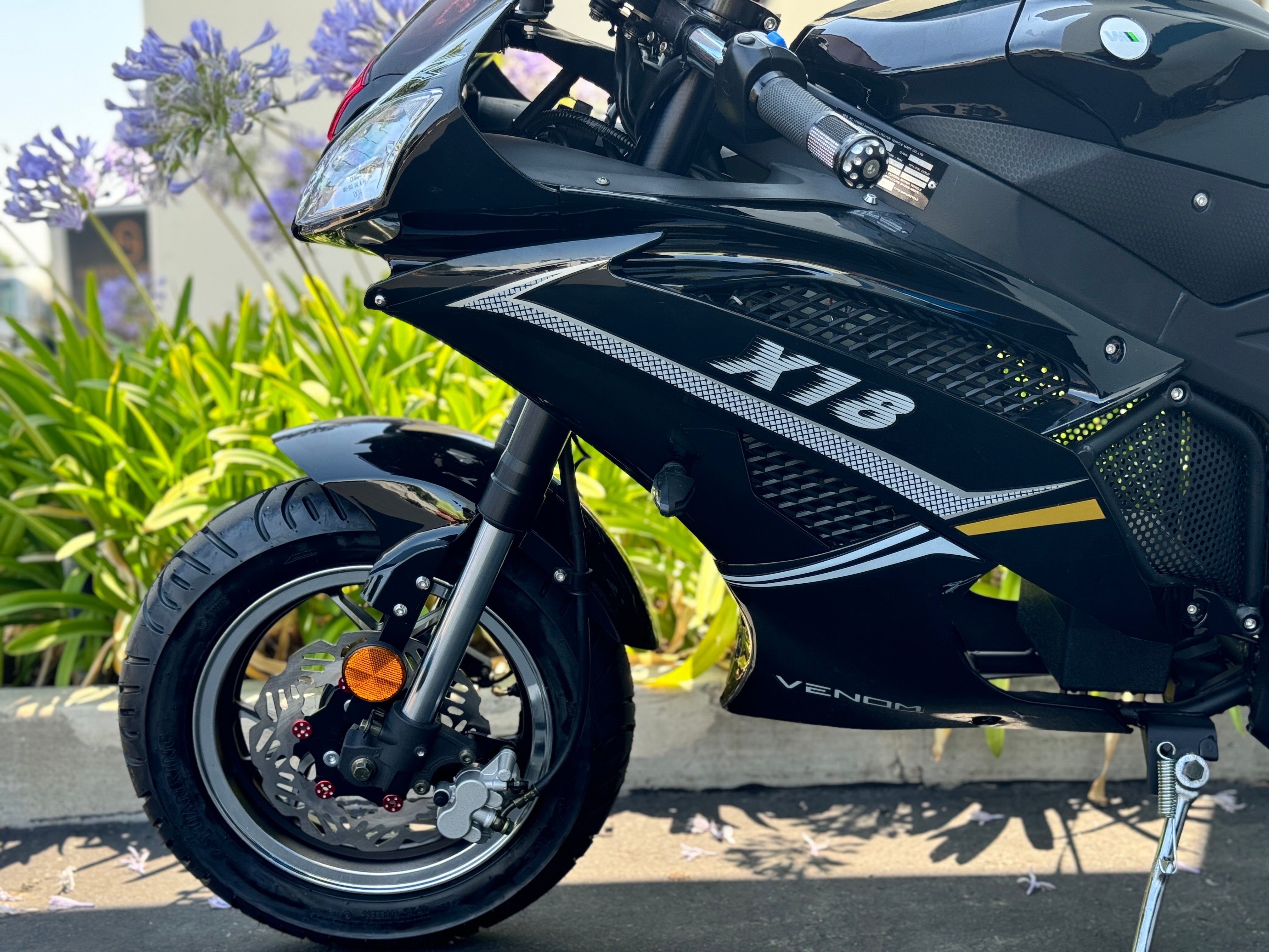 Venom X18 50cc Automatic Motorcycle - Gas Powered Scooter for Adults & Teens - Perfect for Commuting, Campus & Urban Riding