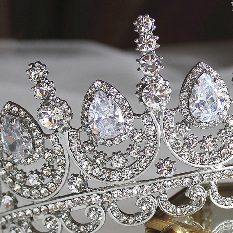 Elegant Magnetic Noble Pageant Tiara for Women - Sparkling Rhinestone Crown for Pageants, Weddings, Prom & Special Events