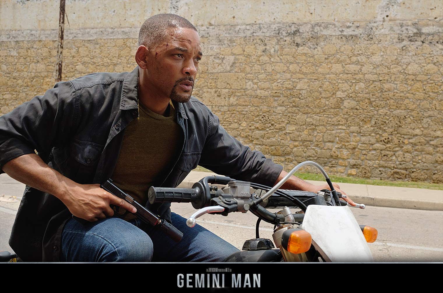 Gemini Man Blu-ray - 4K Ultra HD + Blu-ray + Digital Copy - Action Sci-Fi Movie Starring Will Smith - Perfect for Movie Nights & Sci-Fi Fans