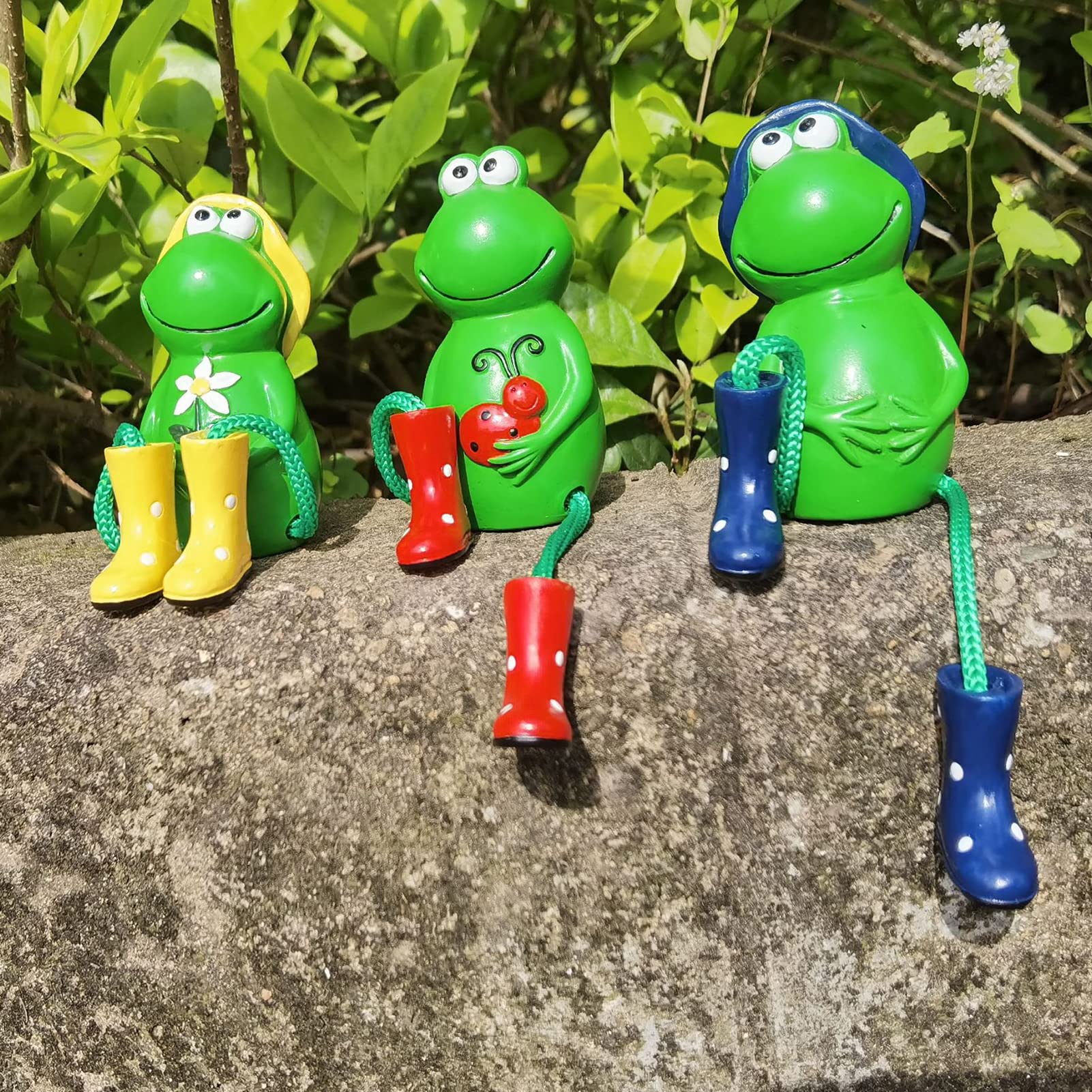 3pcs Hanging Frog Garden Statue - Resin Handmade Frog Decor for Outdoor & Indoor - Cute Frog Figurines for Yard, Patio, Pond - Perfect Garden Ornament & Home Decoration