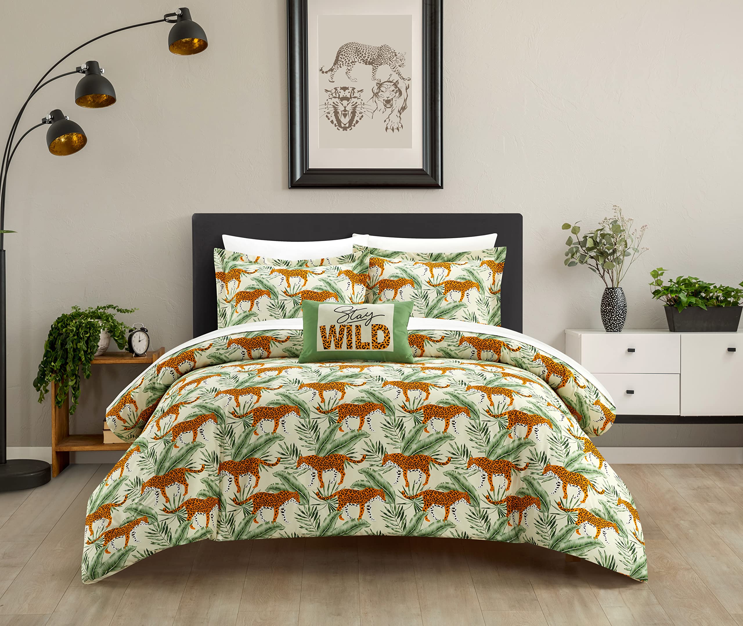 New York & Company Safari 4-Piece King Comforter Set with Big Cat Jungle Print - Includes Decorative Pillows & Shams for Bedroom Decor | Perfect for Jungle-Themed, Safari, or Animal Lover Bedrooms