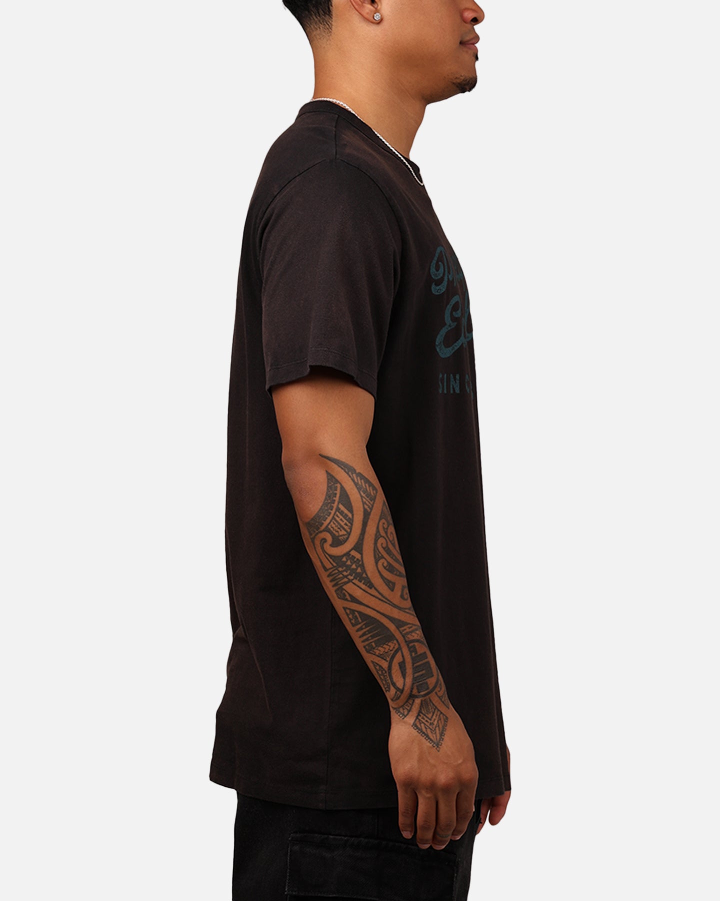 47 Brand Philadelphia Eagles Dusted T-Shirt for Men - Black NFL Football Fan Apparel - Perfect for Game Day, Tailgating & Casual Wear
