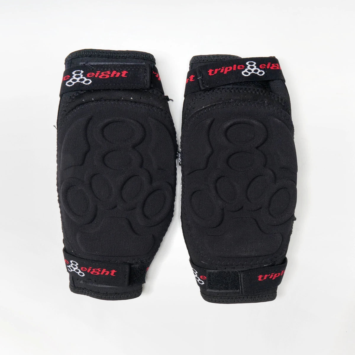Triple Eight Exoskin Gasket Kneepads - Protective Knee Pads for Skateboarding, Cycling & Extreme Sports - Durable Impact Protection for Athletes