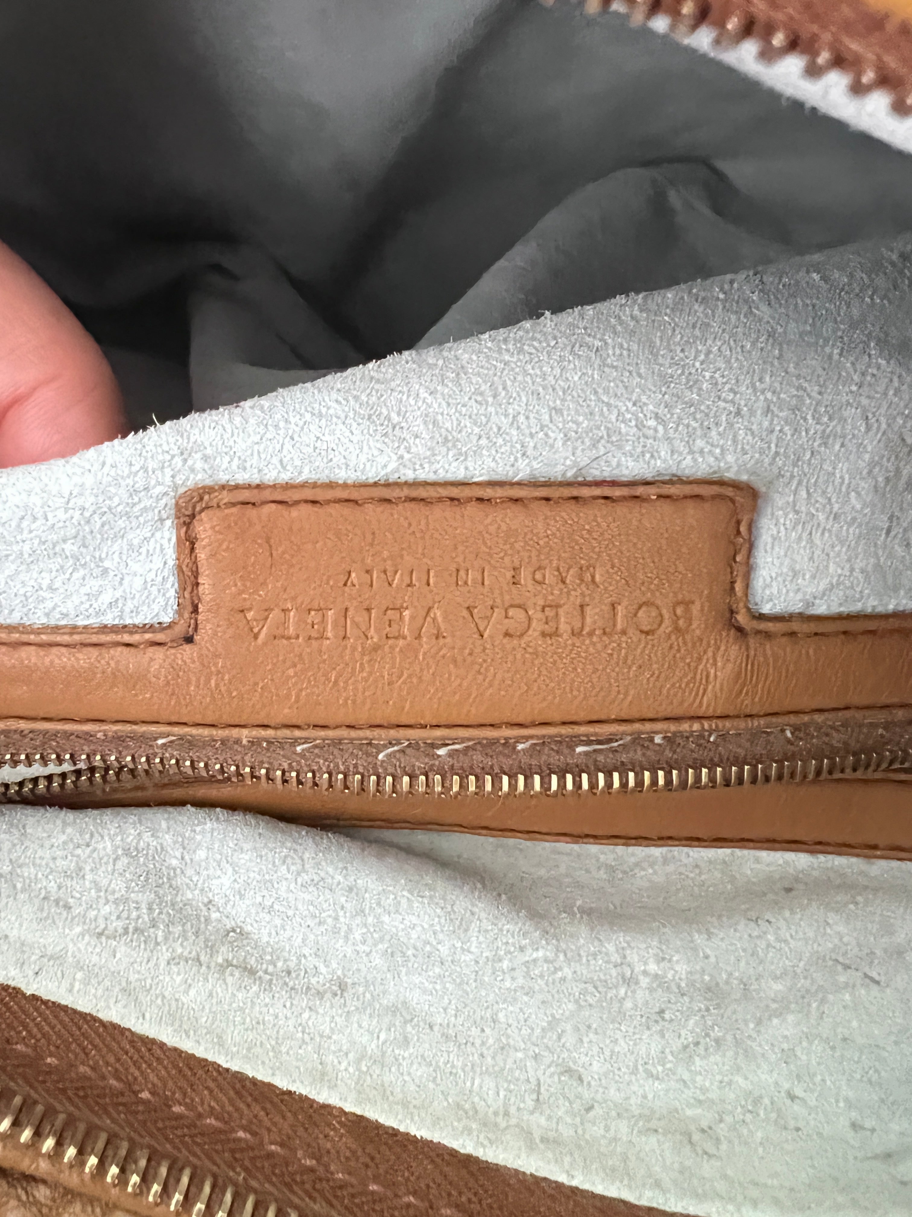 Bottega Veneta Intrecciato Small Veneta Hobo Bag - Luxury Leather Shoulder Bag for Women | Perfect for Work, Travel & Everyday Use
