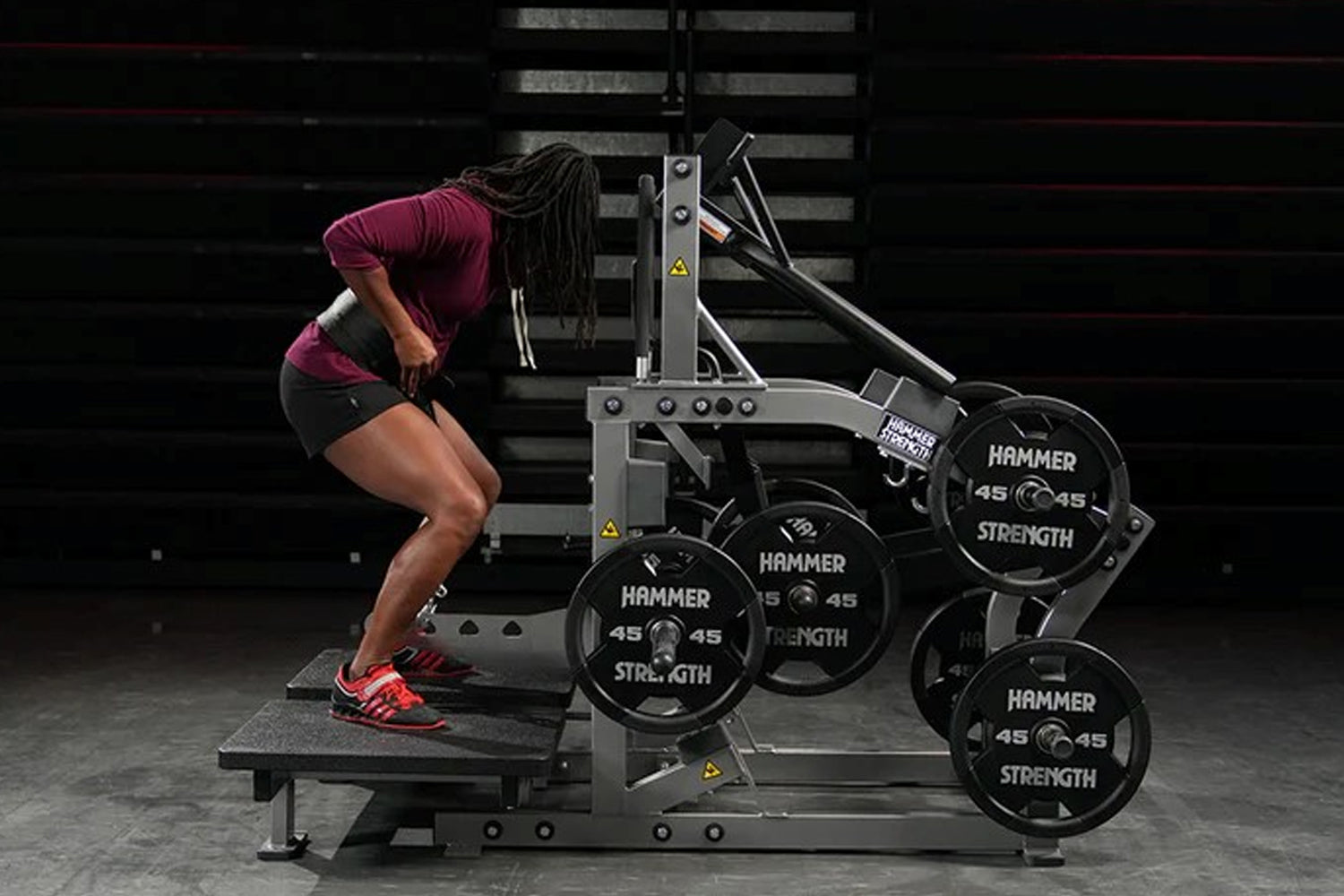 Hammer Strength Plate Loaded Belt Squat Machine - Professional Gym Equipment for Leg Workouts & Strength Training | Perfect for Home Gyms & Commercial Fitness Centers