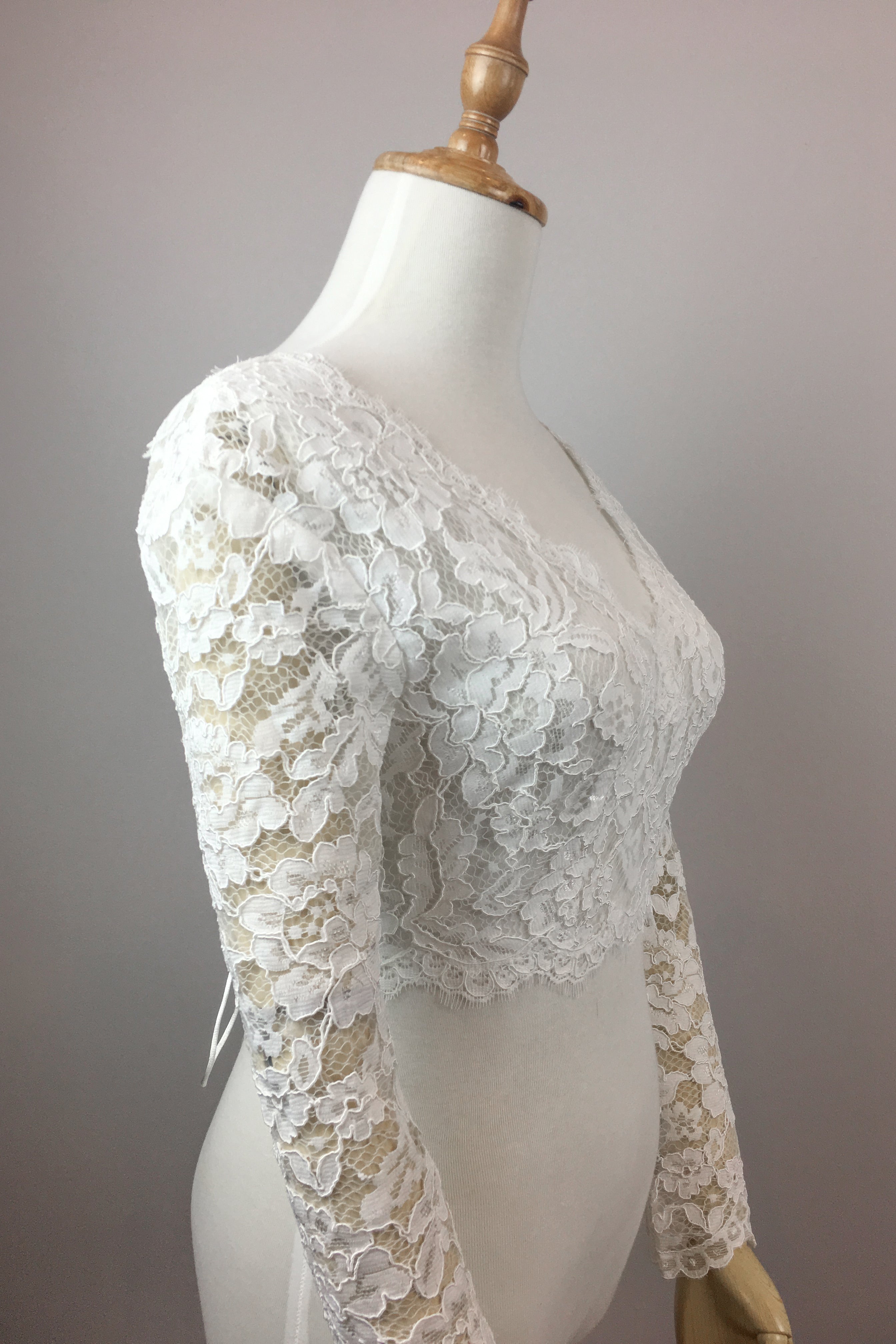 Elegant Lace Bolero Bridal Cover Up - Summer Wedding Shawl for Brides, Bridesmaids & Formal Occasions | Perfect for Beach Weddings & Outdoor Ceremonies