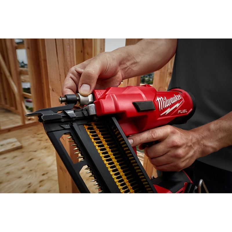 M18 FUEL 18V Lithium-Ion Brushless Cordless 21-Degree Framing Nailer Kit (2744-21) - Perfect for Framing, Roofing, and Deck Building Projects