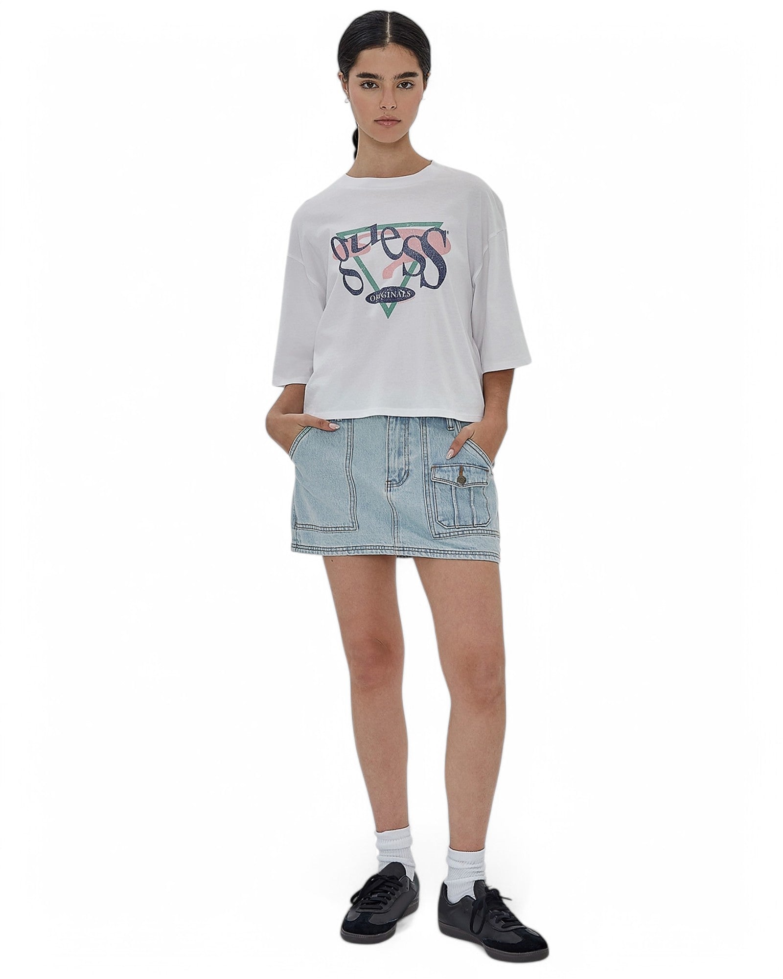 GUESS Originals Vintage Triangle Boxy Tee - Retro Graphic T-Shirt for Men & Women | Casual Streetwear & 90s Fashion | Perfect for Everyday Wear, Outings & Vintage Style Outfits