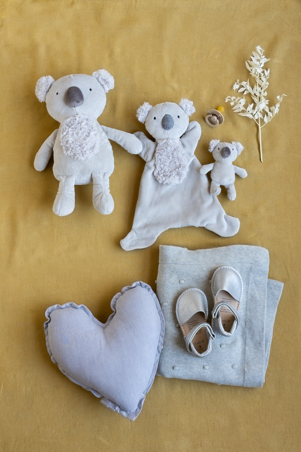 Adorable Cuddly Koala Plush Toy Set - Perfect for Kids' Bedtime, Nursery Decor & Gift Giving
