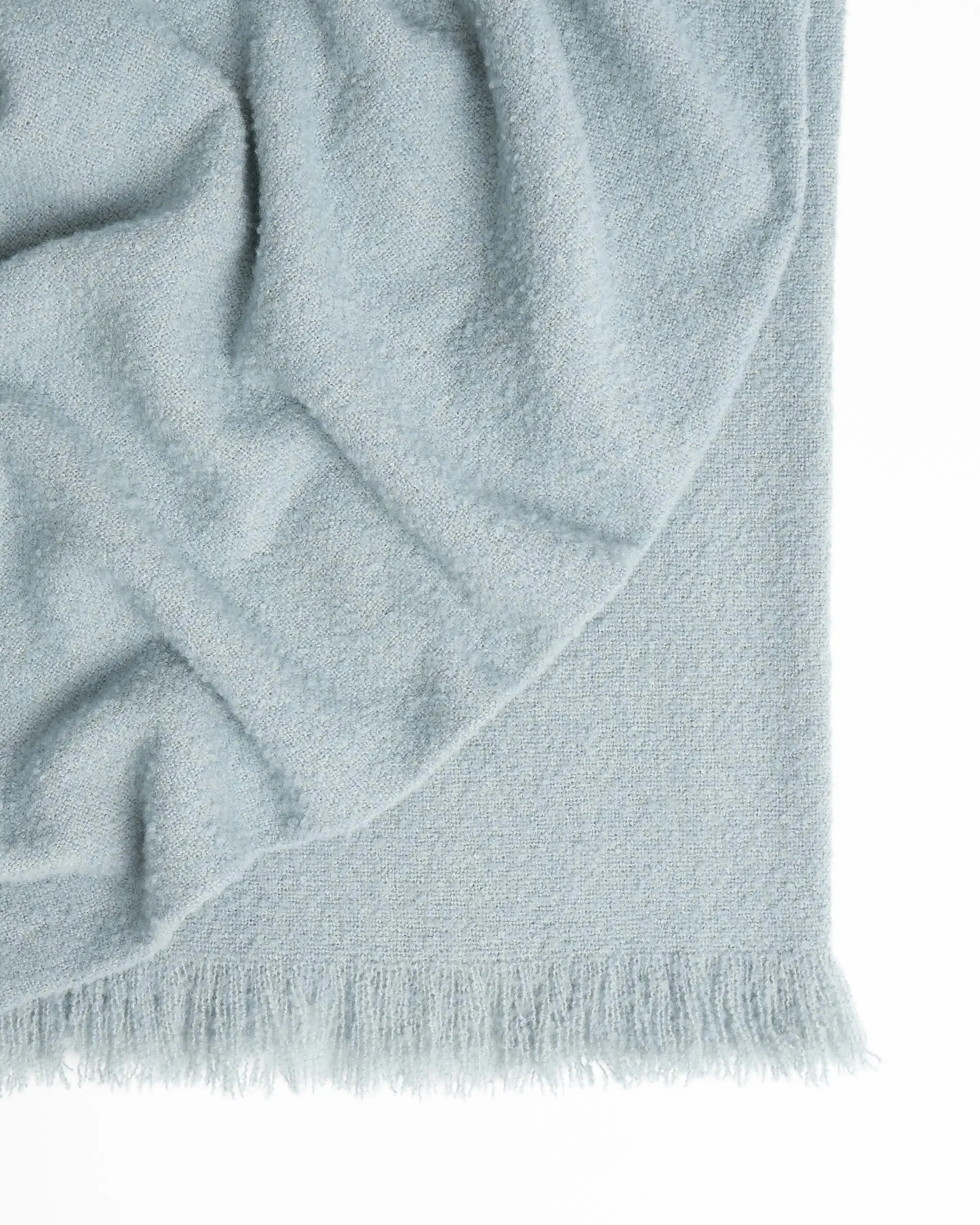 Clive Throw Breeze - Soft & Lightweight Blanket for All Seasons, Perfect for Sofa, Bed, Travel & Outdoor Use