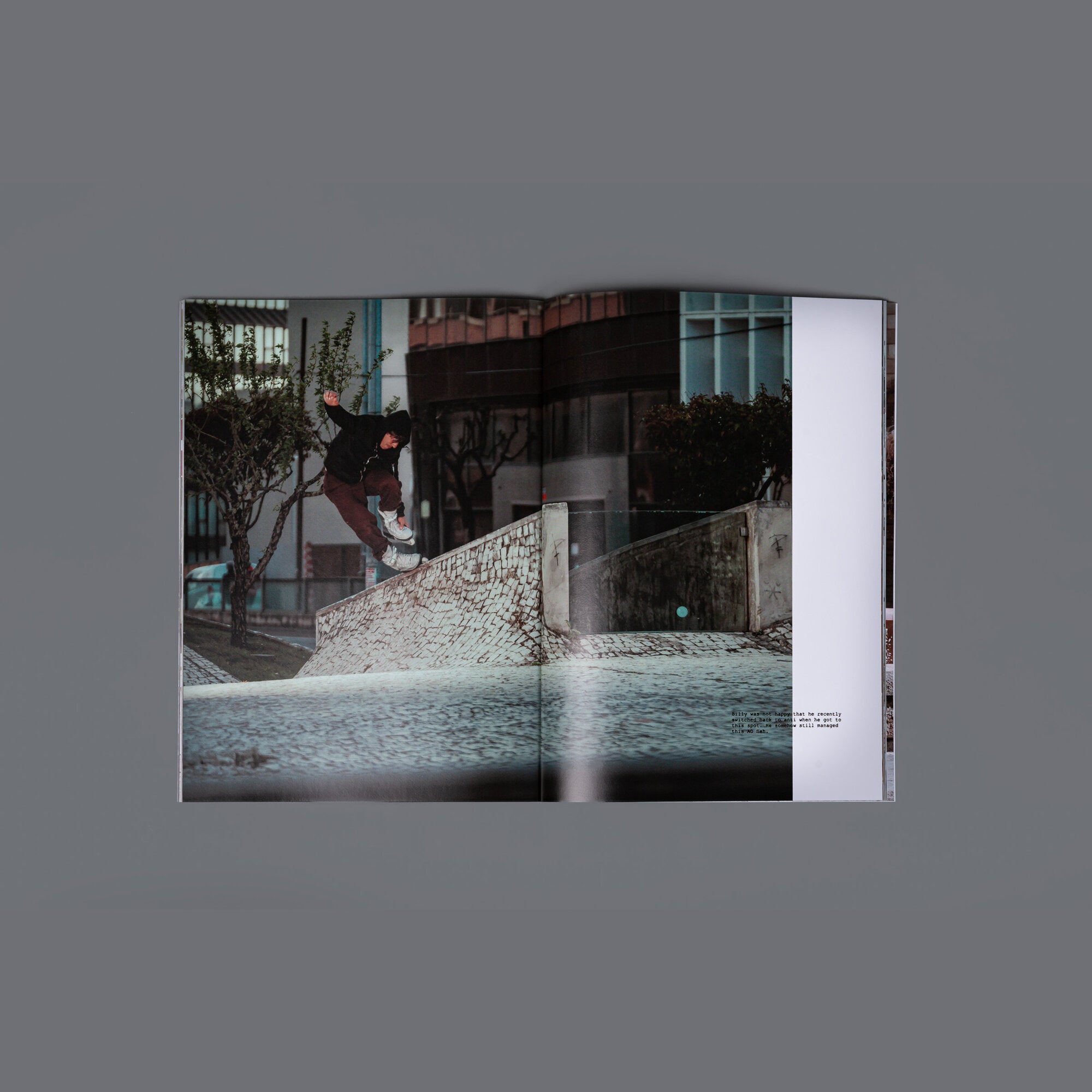 Mesmer Book Portugal - Premium Notebook for Travelers, Writers & Journalists - Perfect for Journaling, Sketching & Note-Taking