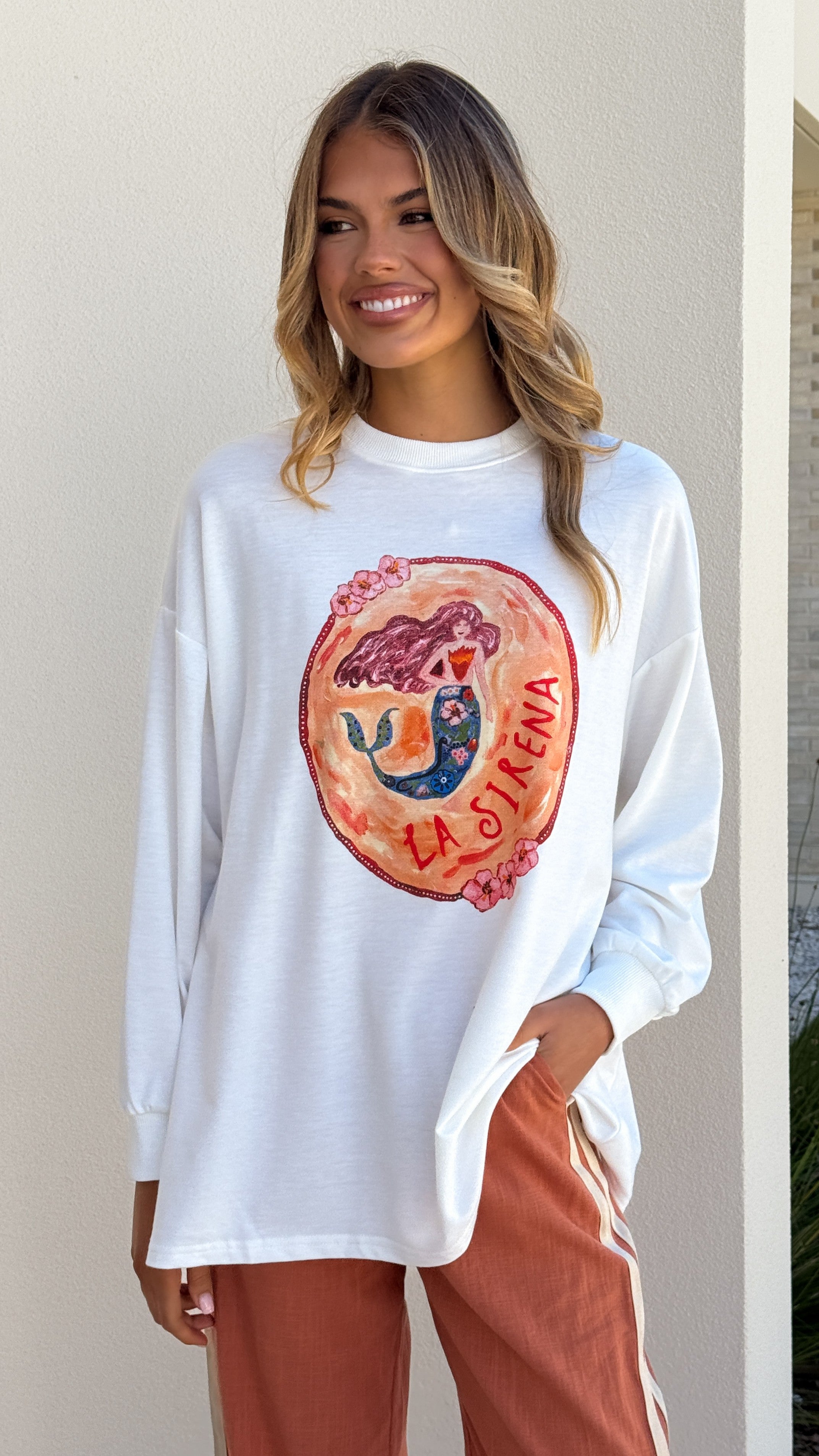 La Sirena Women's Long Sleeve Top and Pants Set - White & Rust Loungewear for Home Relaxation and Casual Outings