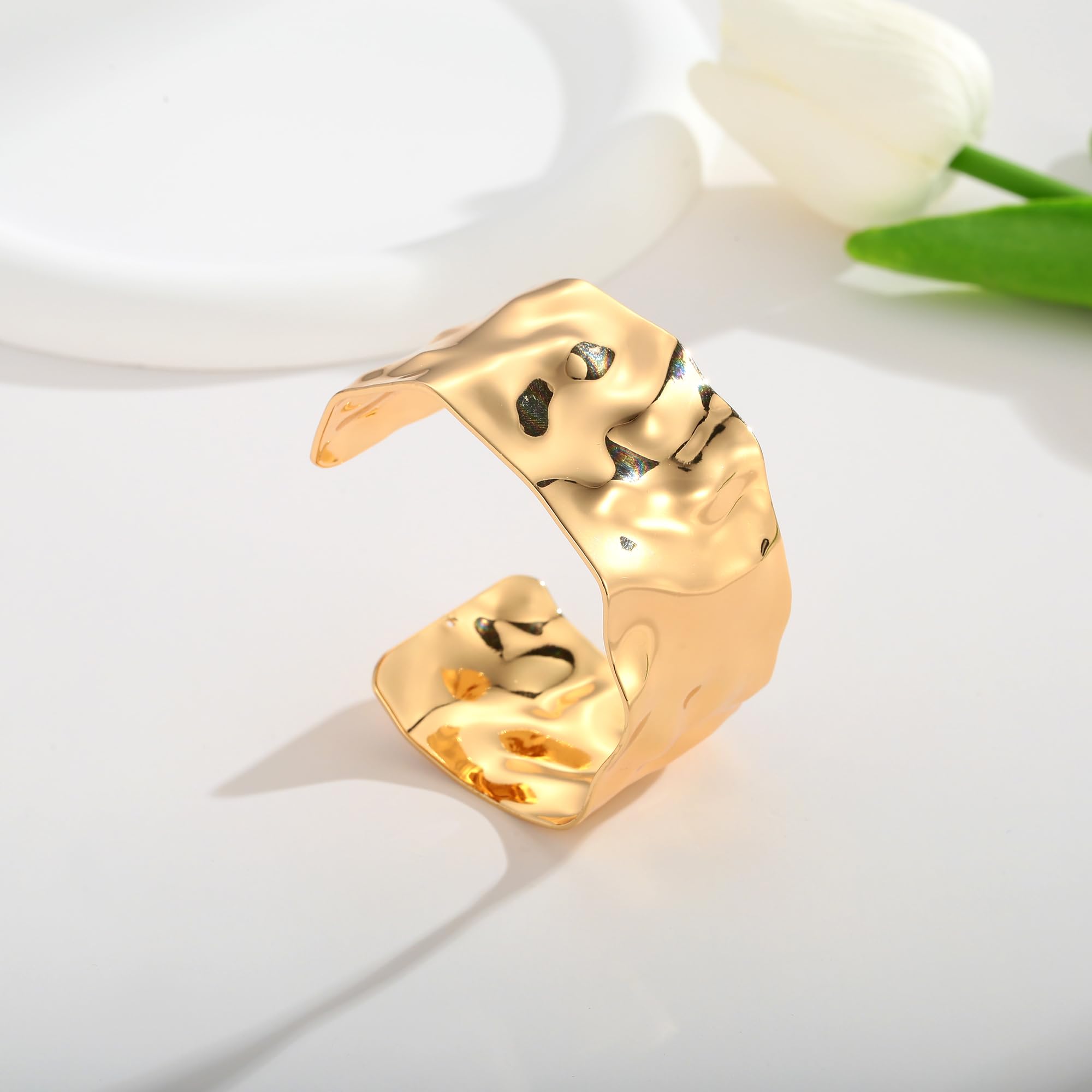 WOWORAMA Hammered Chunky Cuff Bracelets for Women - Vintage Boho Wide Bangle Bracelet in Gold & Silver - Irregular Statement Arm Cuff Jewelry for Casual Wear, Parties & Festival Outfits