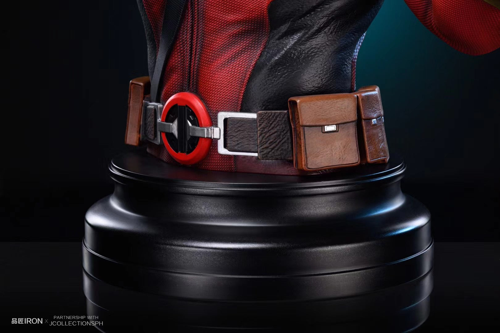 Deadpool Bust Statue - Marvel Comics Collectible Figure for Home & Office Decor - Perfect for Superhero Fans & Gift Giving