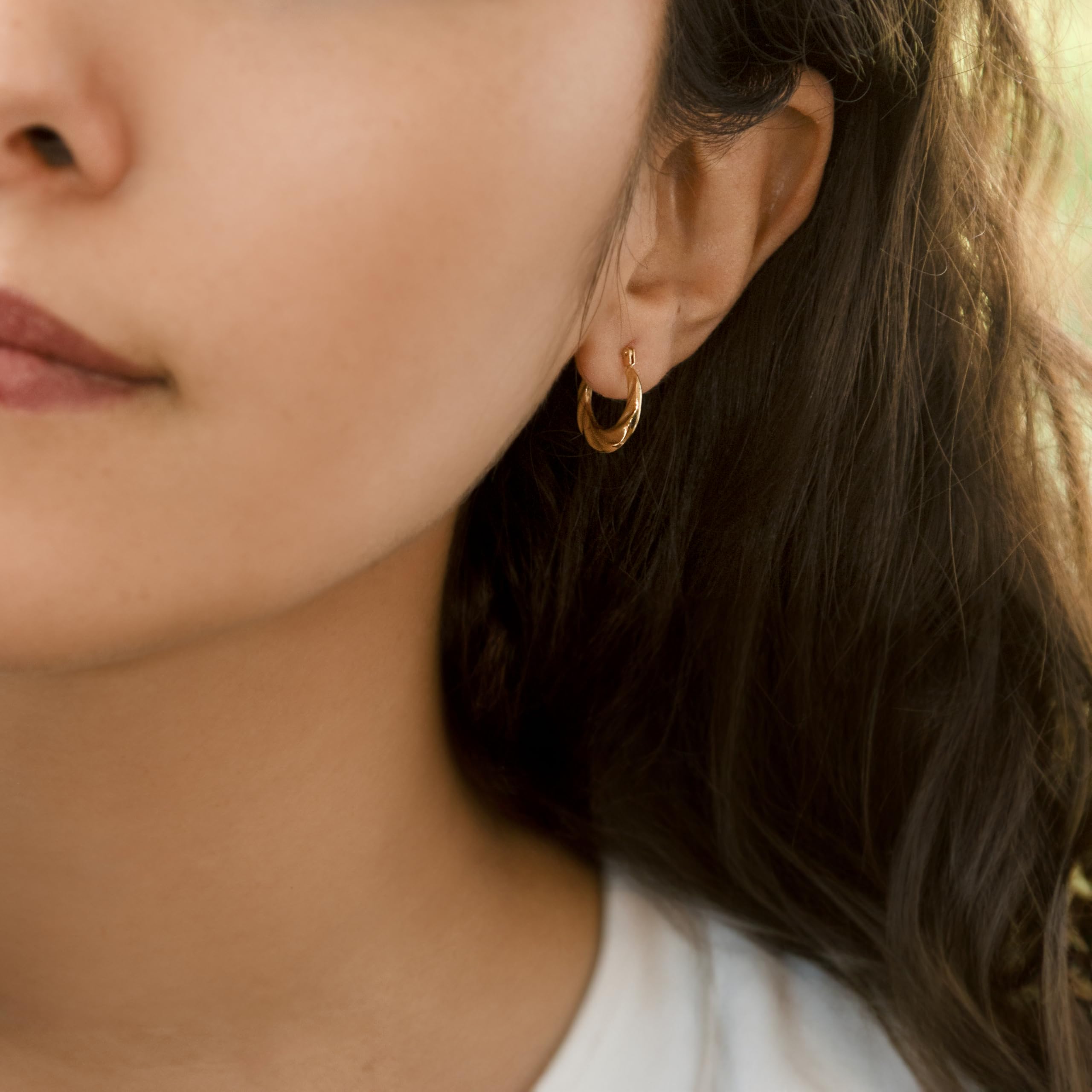 Carissima Gold 18K Yellow Gold Twist 15mm Creole Hoop Earrings for Women | Elegant Jewelry Gift for Birthday, Anniversary & Special Occasions