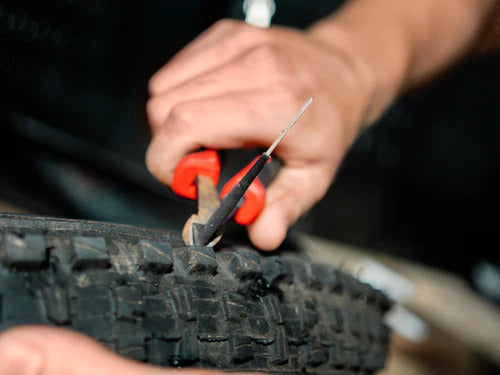 Lezyne Tubeless Pro Plugs - Premium Bike Tire Repair Kit for Quick & Easy Puncture Fixes - Perfect for Mountain Biking, Road Cycling & Commuting