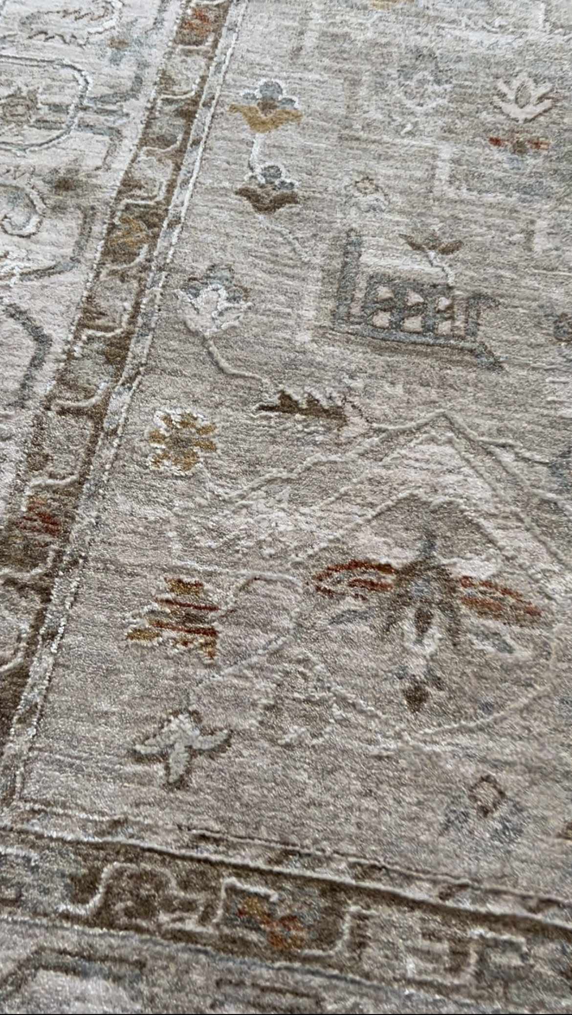 Hauteloom Richelieu Traditional Round Area Rug 7'10