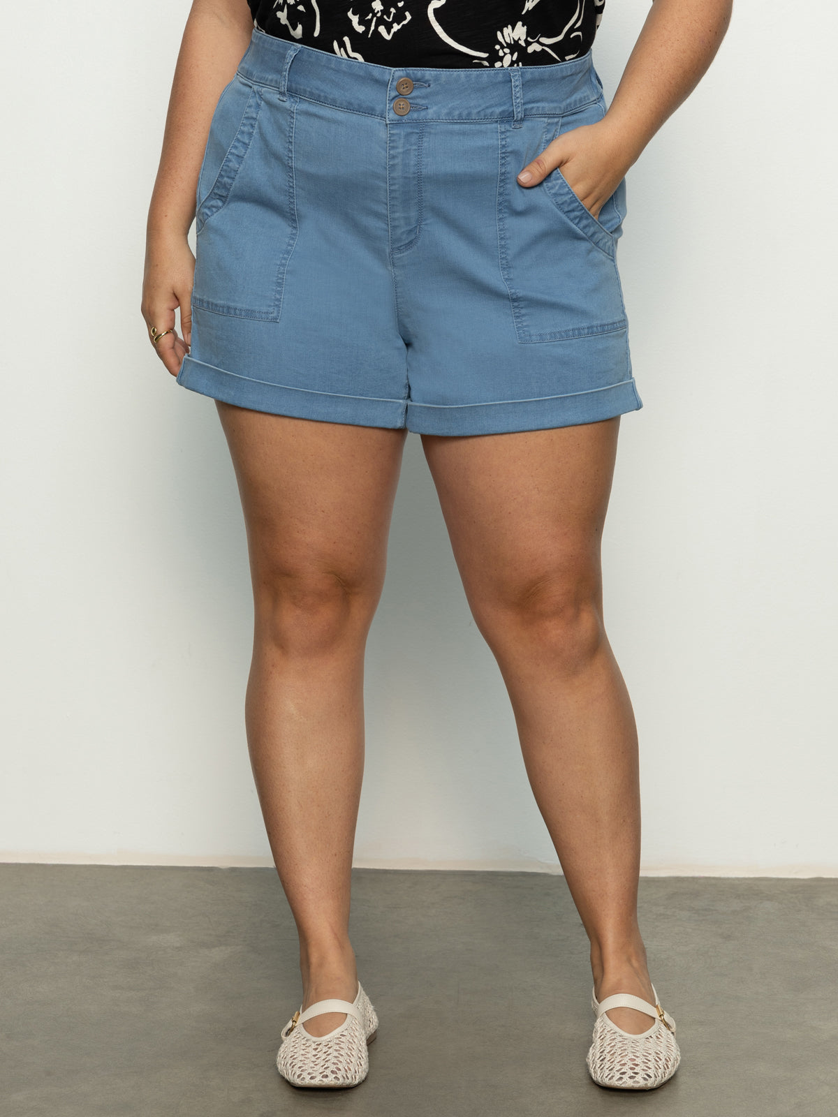 Renegade Short With The Tides Extended Sizing - Stylish Comfort for Beach, Surfing & Outdoor Adventures