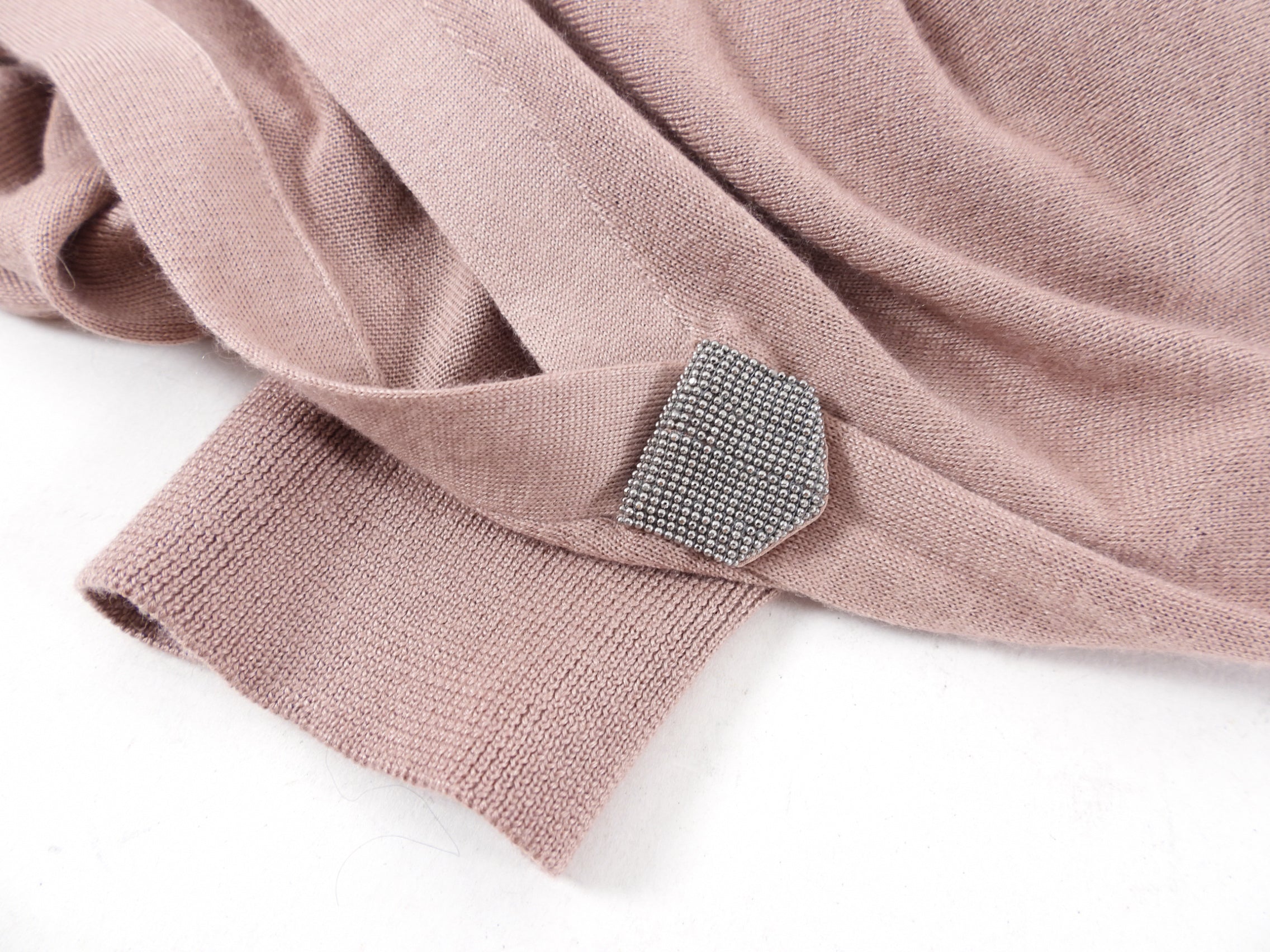 Brunello Cucinelli Women's Quartz Pink Cashmere V-Neck Knit Top with Monili Detailing - Luxurious Soft Sweater for Work, Date Night & Special Occasions