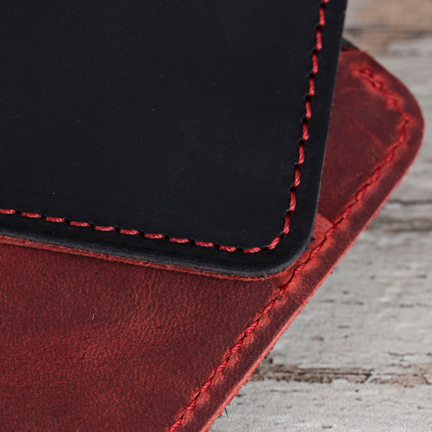 Slim Leather Wallet for Men - Red & Black RFID Blocking Minimalist Bifold Wallet - Perfect for Travel, Business & Everyday Use