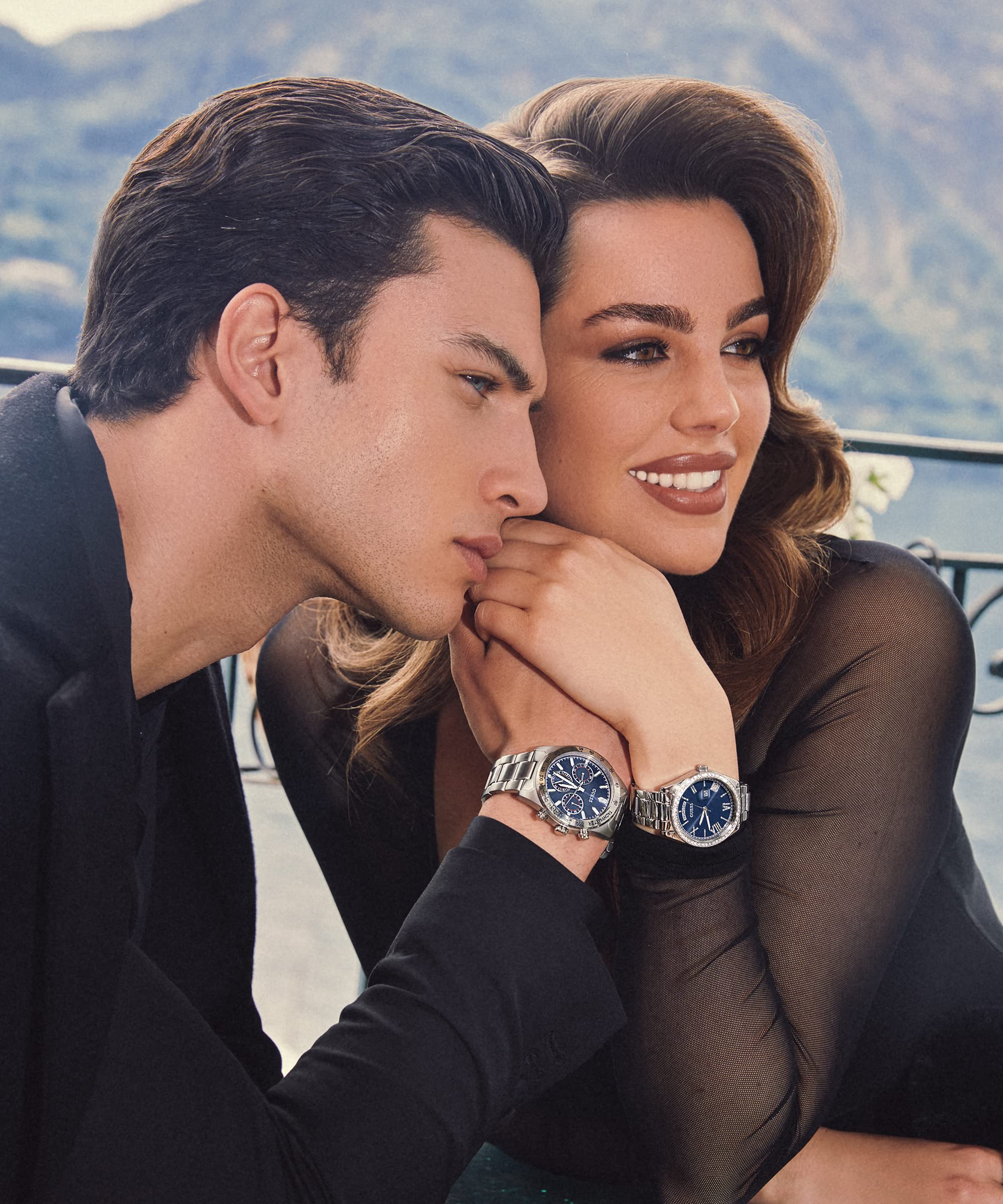 GUESS Coin Edge Bracelet Watch for Women - Stainless Steel Fashion Watch with Date Display - Perfect for Office, Party & Everyday Wear