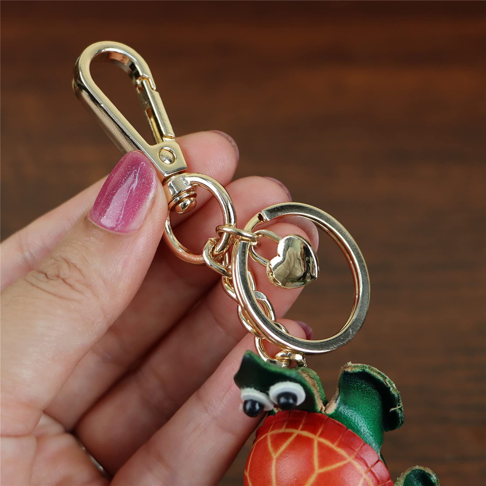 Handmade Cowhide Turtle Keychain for Men & Women - Cute Small Gift for Backpack, Purse, or Keys - Perfect for Travel, Gifts, and Everyday Use