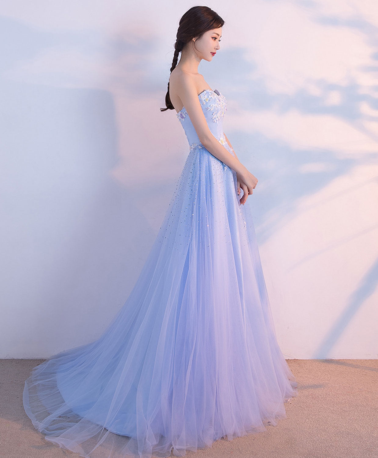 Light Blue Sweetheart Neckline Long Prom Dress with Lace Details - Elegant Formal Gown for Homecoming, Wedding Guest, or Special Occasions