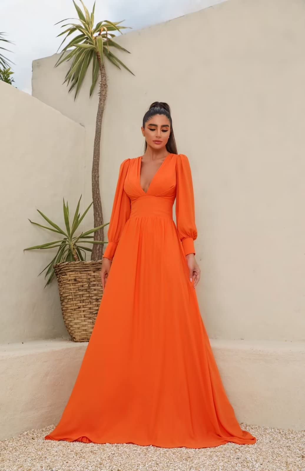 Elegant Long Sleeve V-Neck A-Line Formal Evening Gown for Women - Wedding Guest & Prom Dress in Purple - Size 18 | Perfect for Cocktail Parties, Galas & Special Occasions