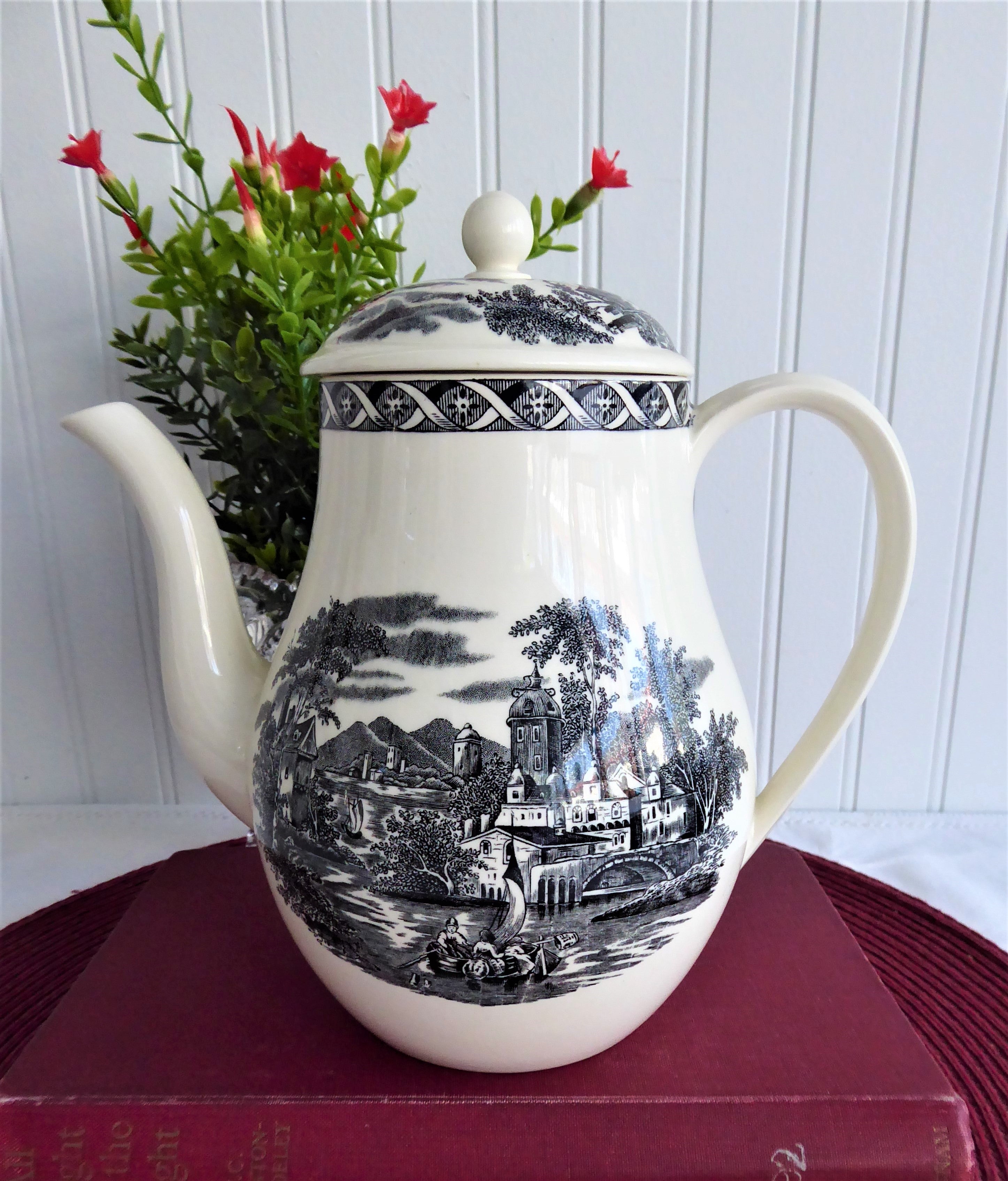 Vintage Wedgwood Lugano Black Transferware Coffee Pot - 1970s Tall Teapot for Afternoon Tea | Classic English Tea Set for Home Decor & Tea Party Accessories