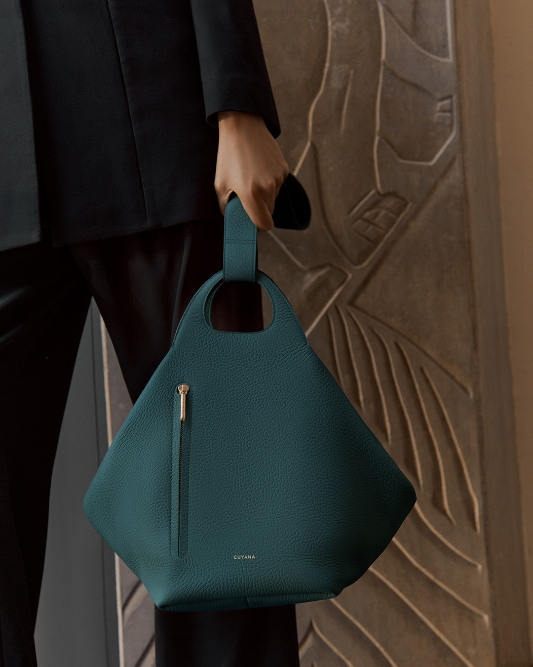 Stylish Oversized Paloma Bag for Women - Trendy Large Tote Handbag with Spacious Interior, Perfect for Work, Travel & Everyday Use