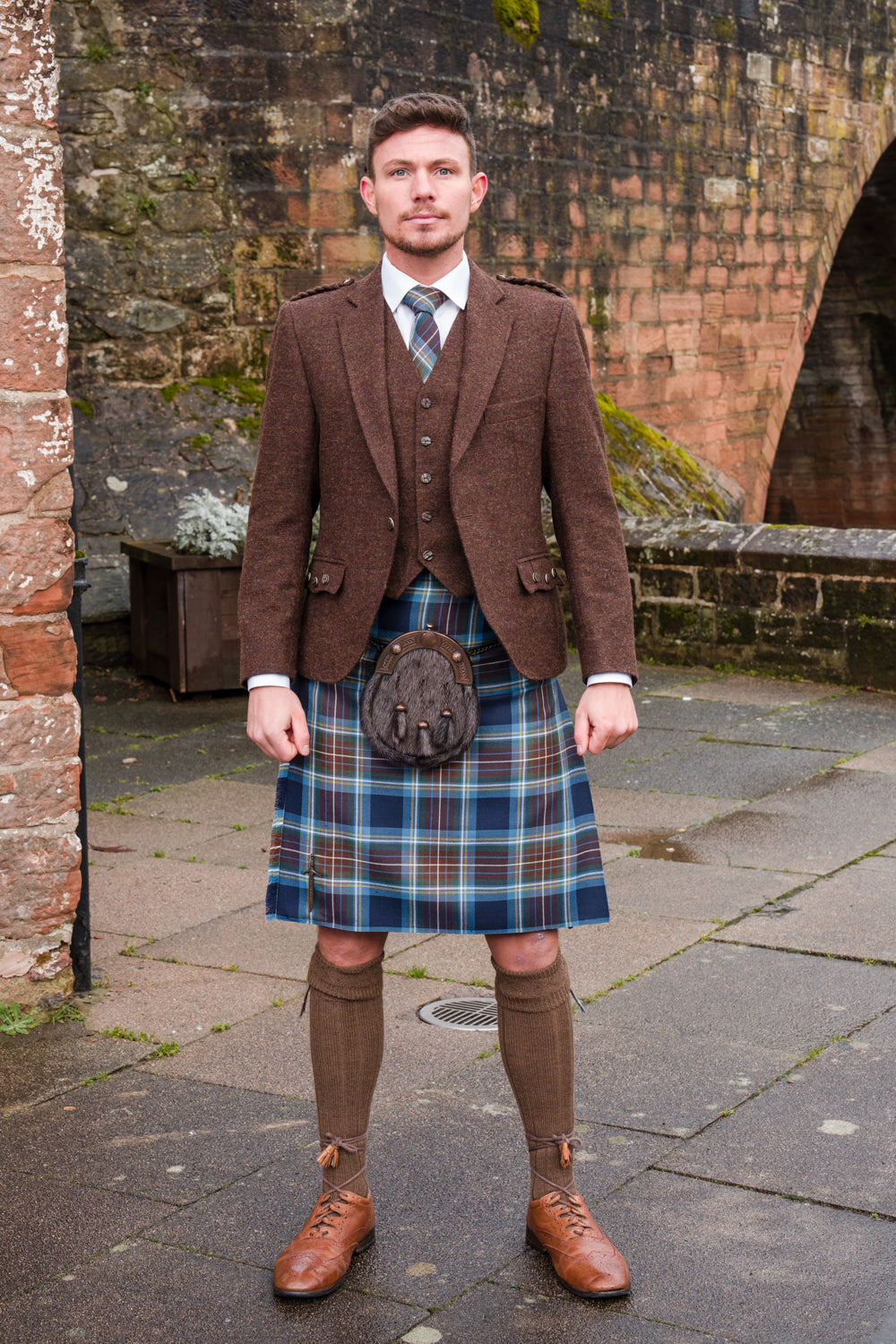 Premium Copper Brown Tweed Kilt Outfit for Hire | Scottish Highland Dress Costume | Perfect for Weddings, Parties & Celtic Events