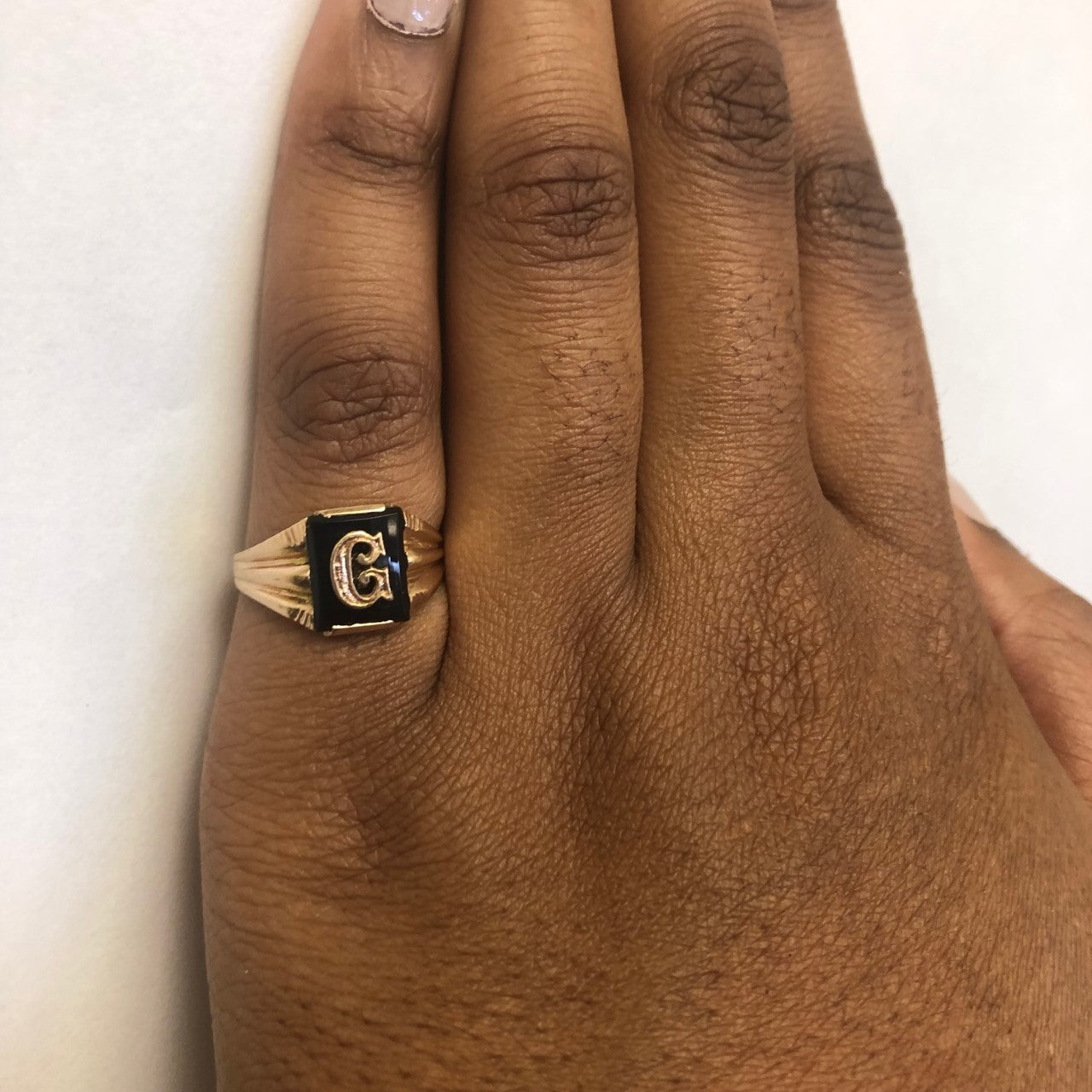 Black Onyx Initial 'G' Signet Ring for Men & Women | 2.00ct Genuine Stone | Size 7.5 | Personalized Jewelry Gift for Birthday, Anniversary & Graduation | Elegant Statement Ring for Everyday Wear