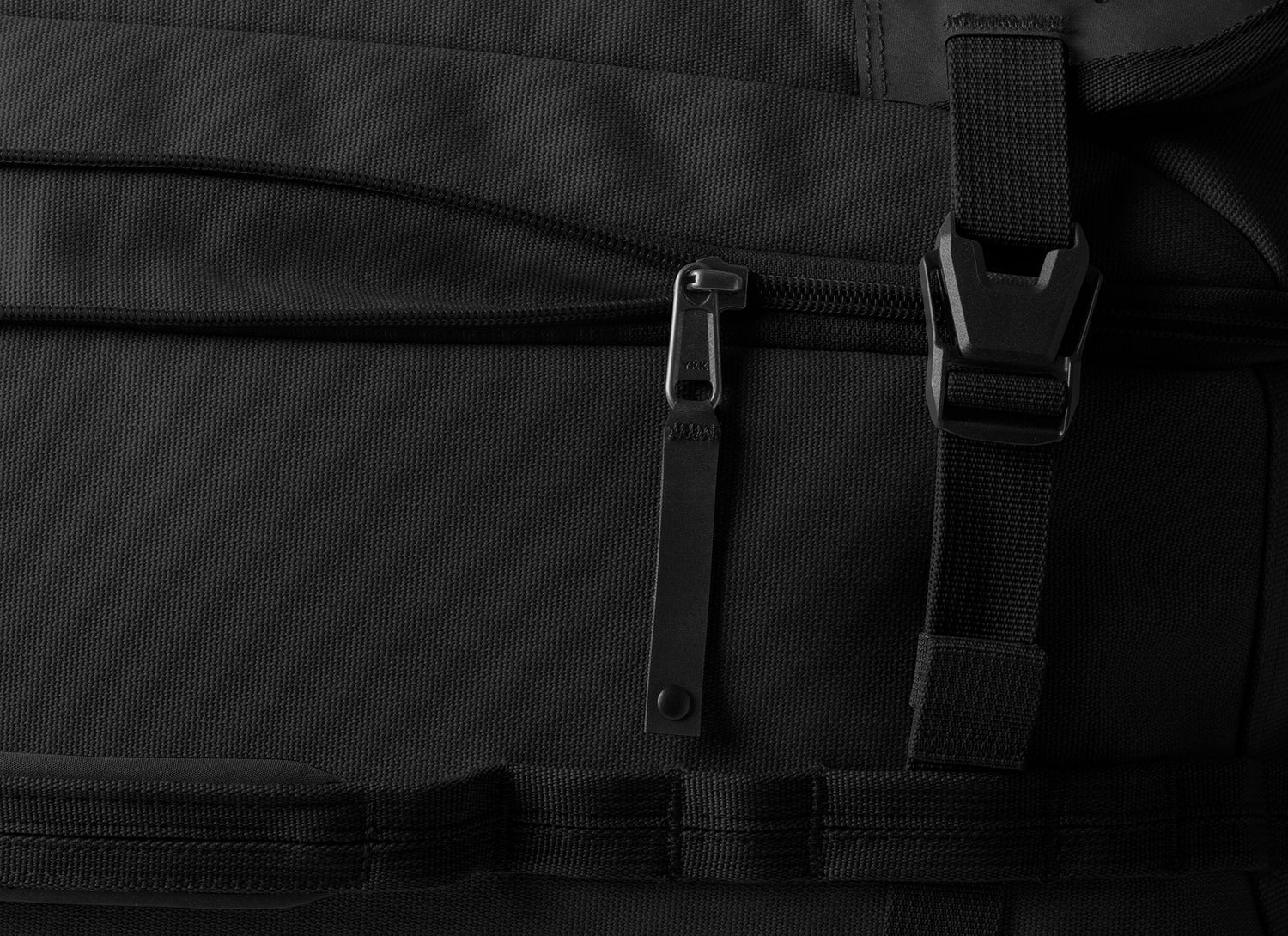 Eagle Creek Gear Warrior XE 4-Wheel Carry-On Luggage - Lightweight Durable Spinner Suitcase for Travel | Perfect for Business Trips & Weekend Getaways