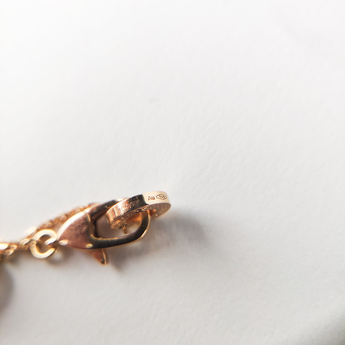 Bvlgari Diva Mother of Pearl Rose Gold Necklace - Elegant Jewelry for Women, Perfect for Parties, Weddings & Special Occasions